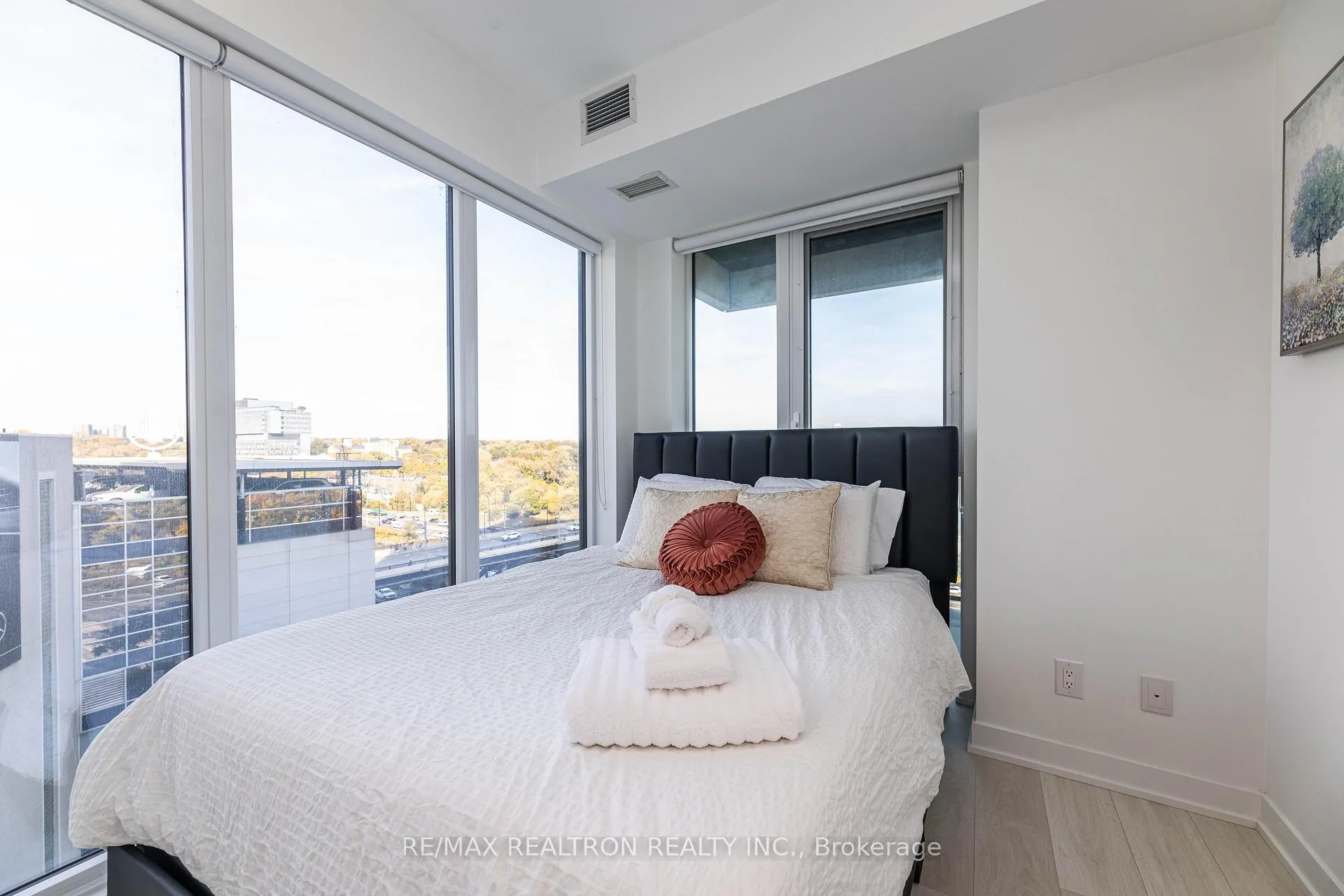 Photo 14 of Unit 701, 5 Defries Street, Toronto, Regent Park — HOMEH