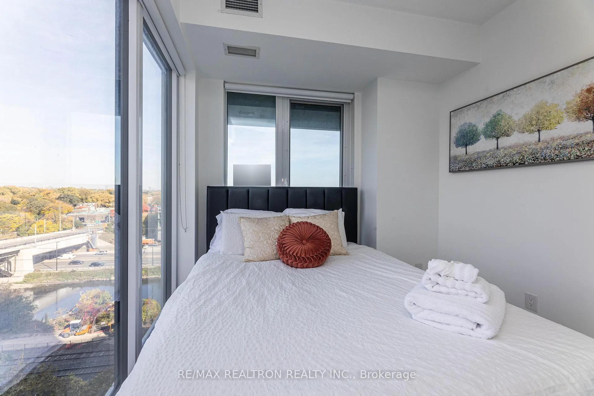 Photo 15 of Unit 701, 5 Defries Street, Toronto, Regent Park — HOMEH