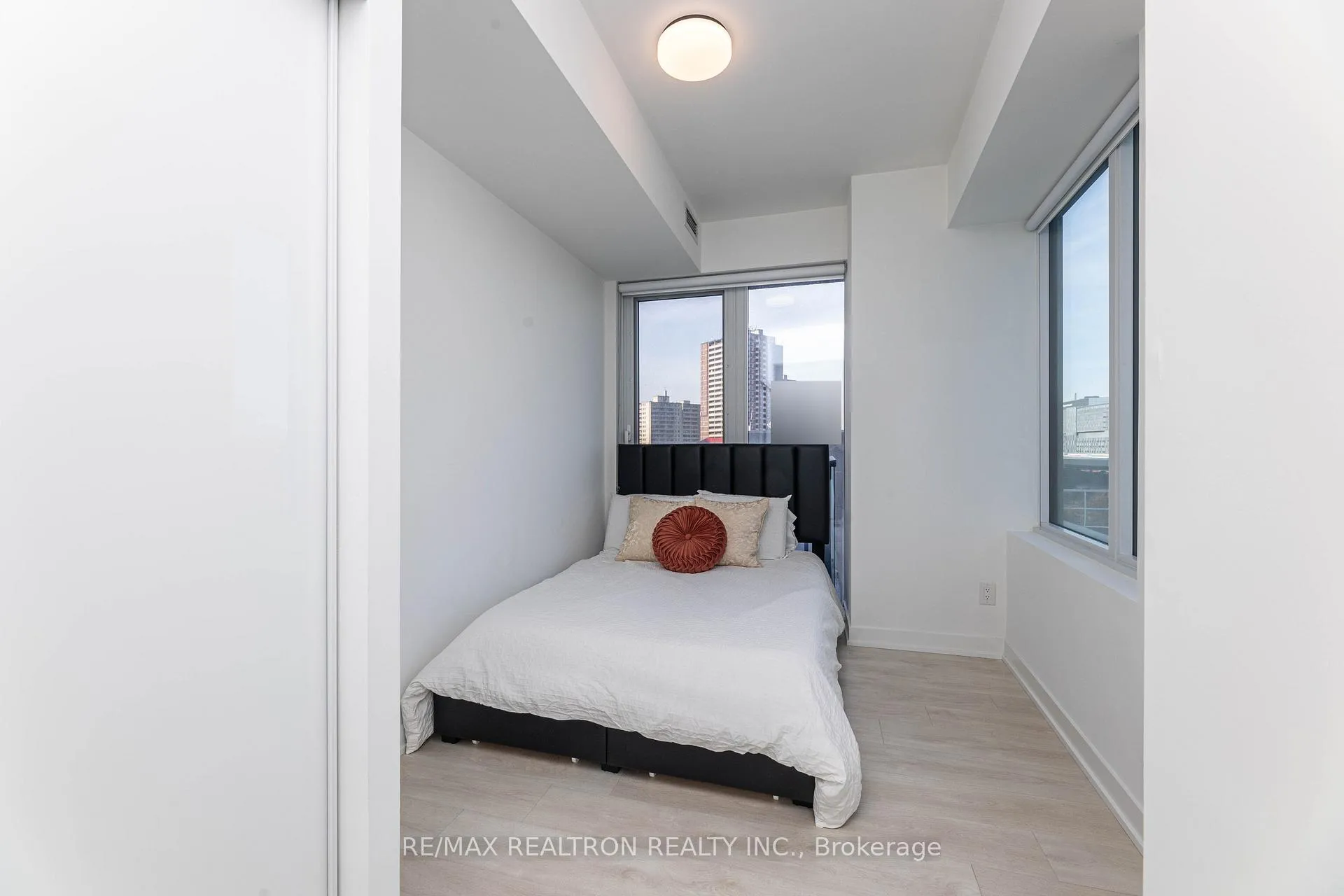 Photo 16 of Unit 701, 5 Defries Street, Toronto, Regent Park — HOMEH