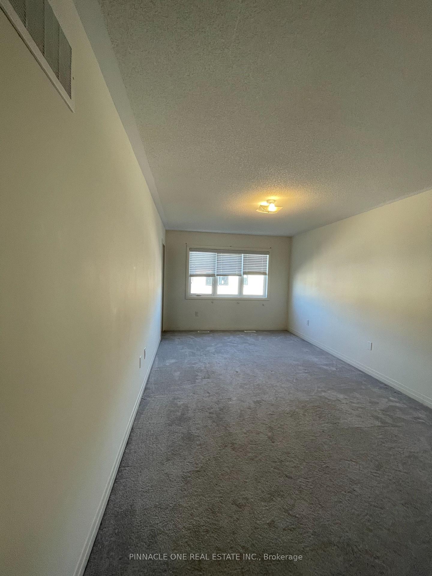 Photo 7 of 27 Crows Nest Lane, Clarington, Bowmanville — HOMEH