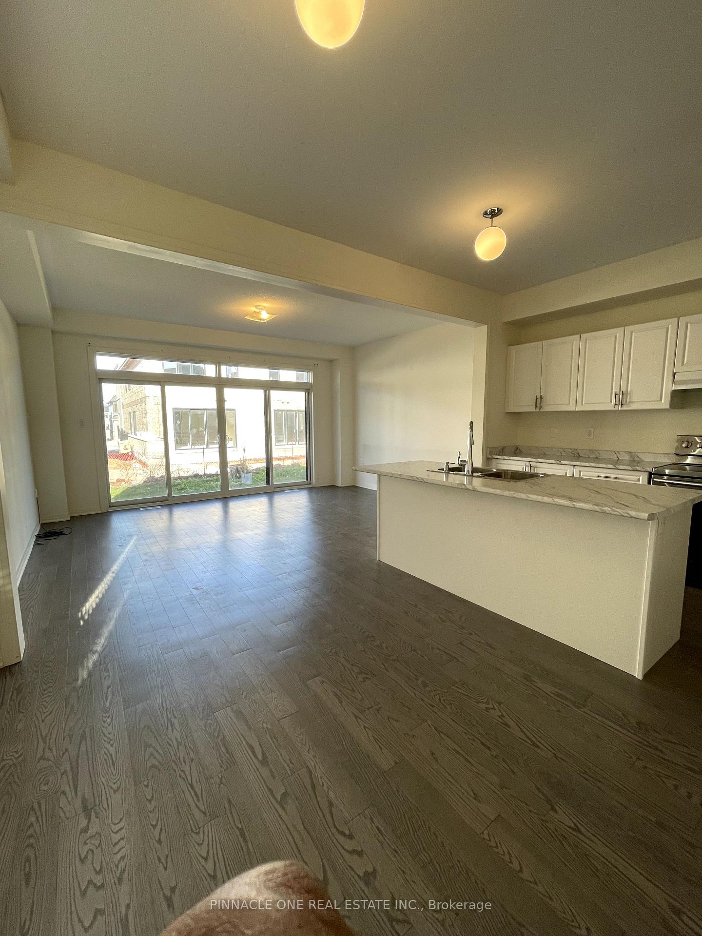 Photo 14 of 27 Crows Nest Lane, Clarington, Bowmanville — HOMEH
