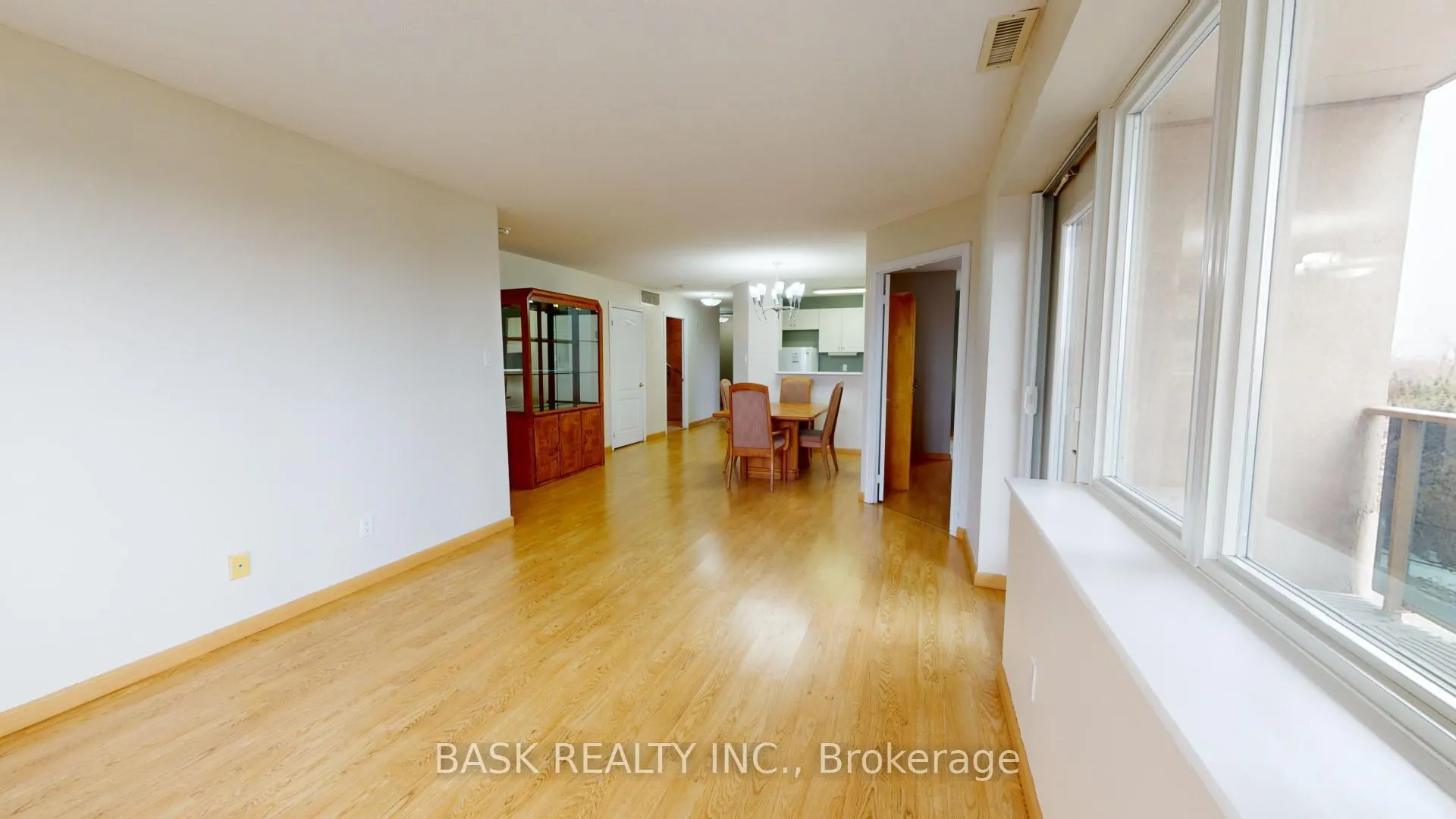 Photo 8 of Unit 208, 10 dayspring Circle, Brampton, Goreway Drive Corridor — HOMEH