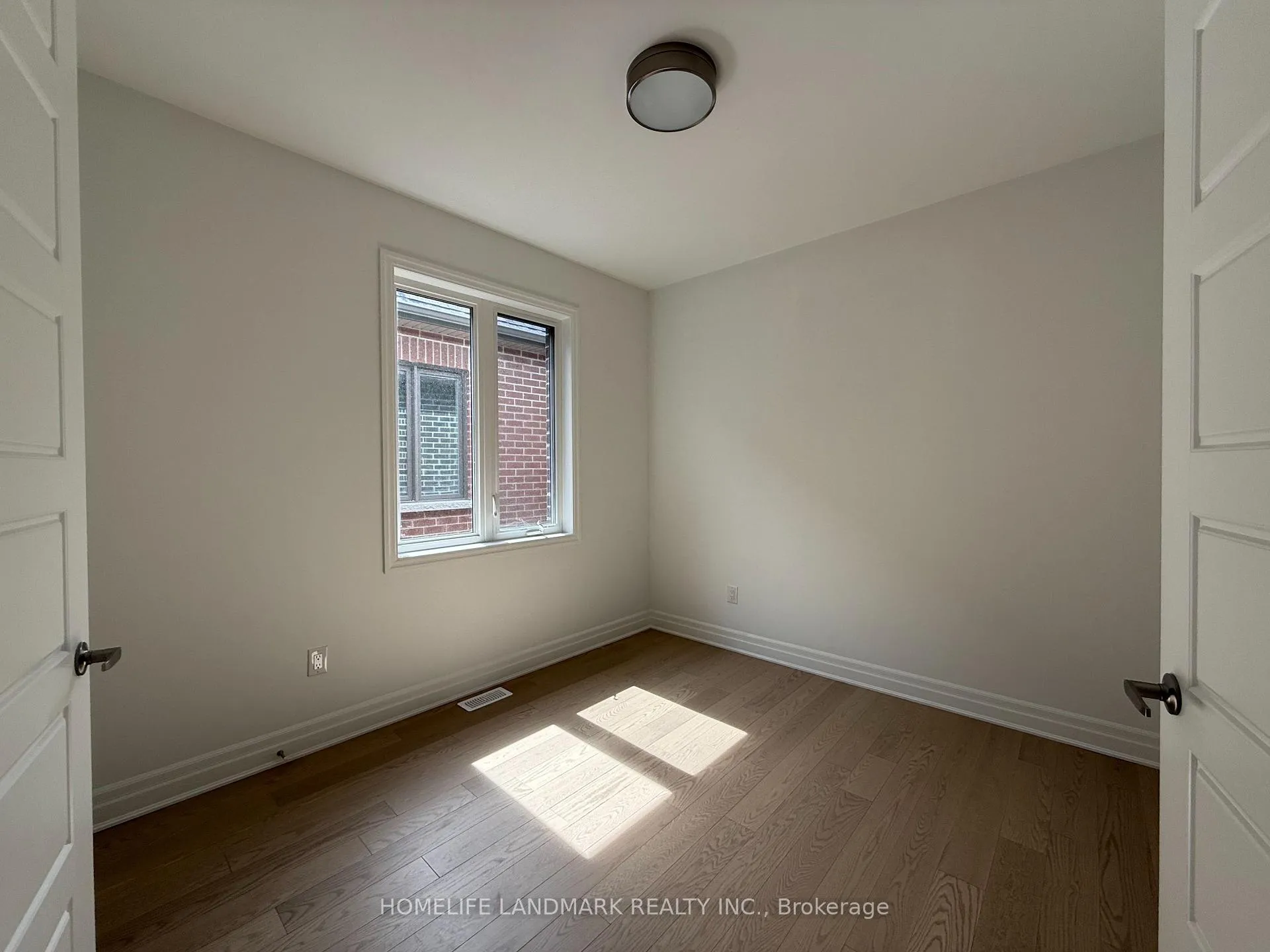 Photo 10 of 25 Spring Oak Crescent, Markham, Rural Markham — HOMEH