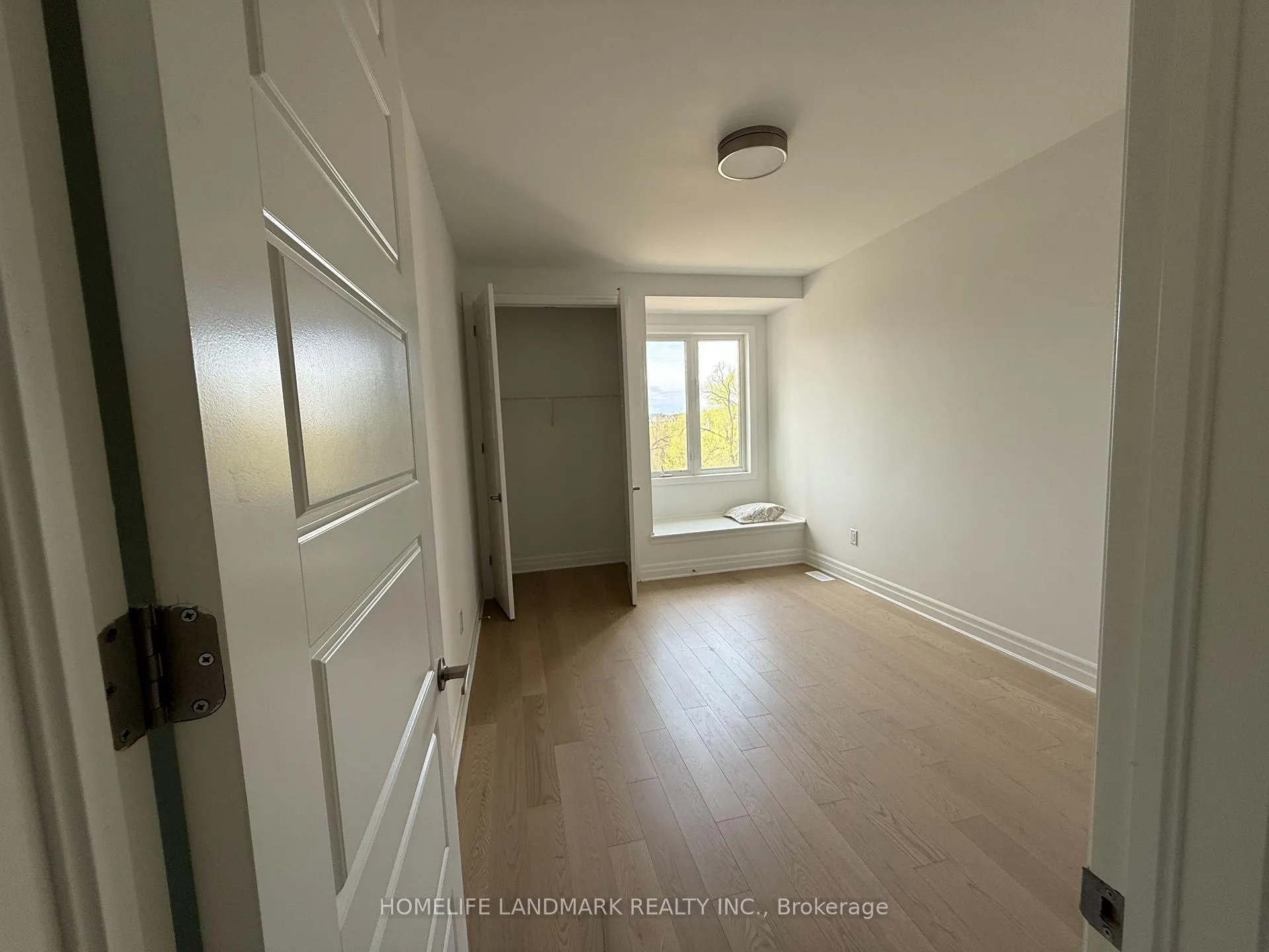 Photo 13 of 25 Spring Oak Crescent, Markham, Rural Markham — HOMEH