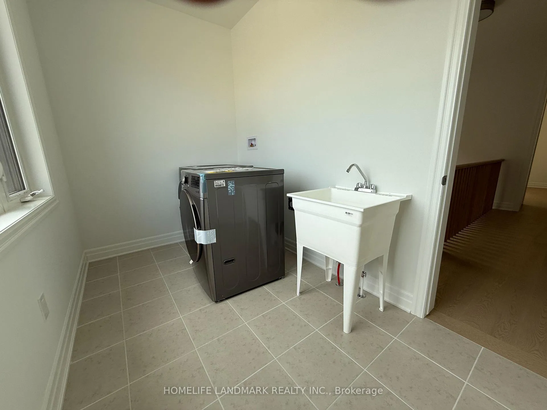 Photo 14 of 25 Spring Oak Crescent, Markham, Rural Markham — HOMEH
