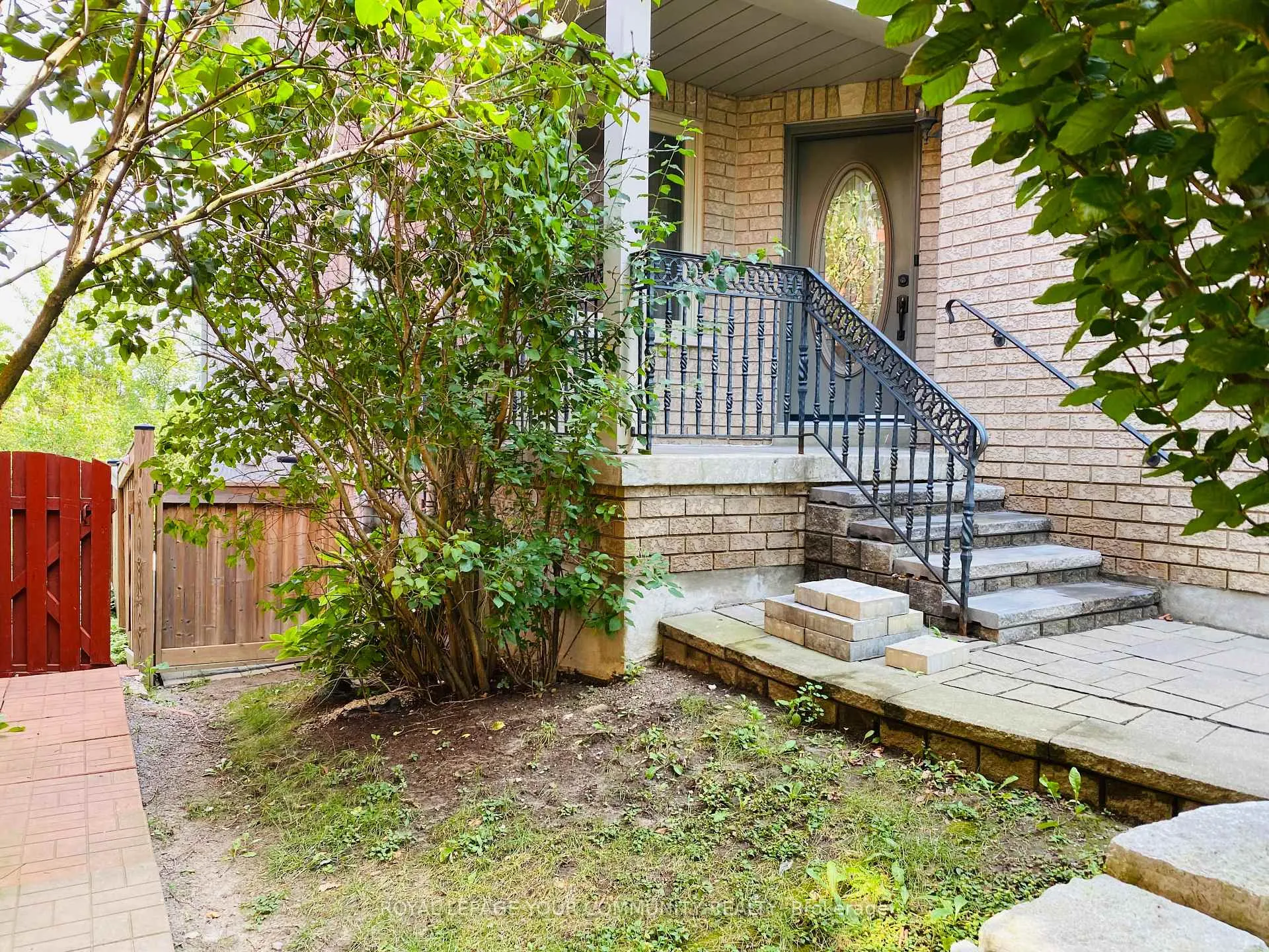 Photo 2 of Unit Bsmt, 15 Fife Road, Aurora, Aurora Grove — HOMEH