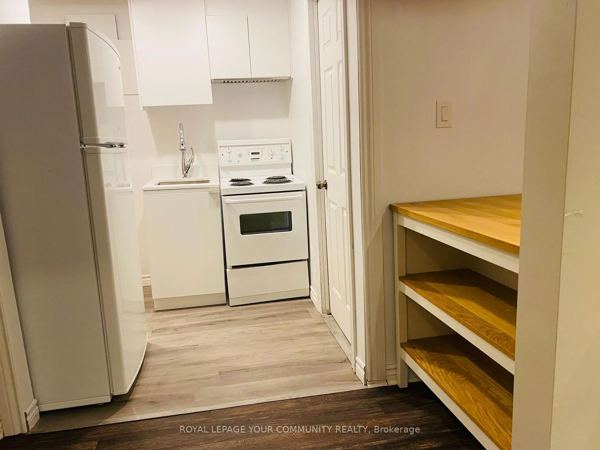 Photo 18 of Unit Bsmt, 15 Fife Road, Aurora, Aurora Grove — HOMEH