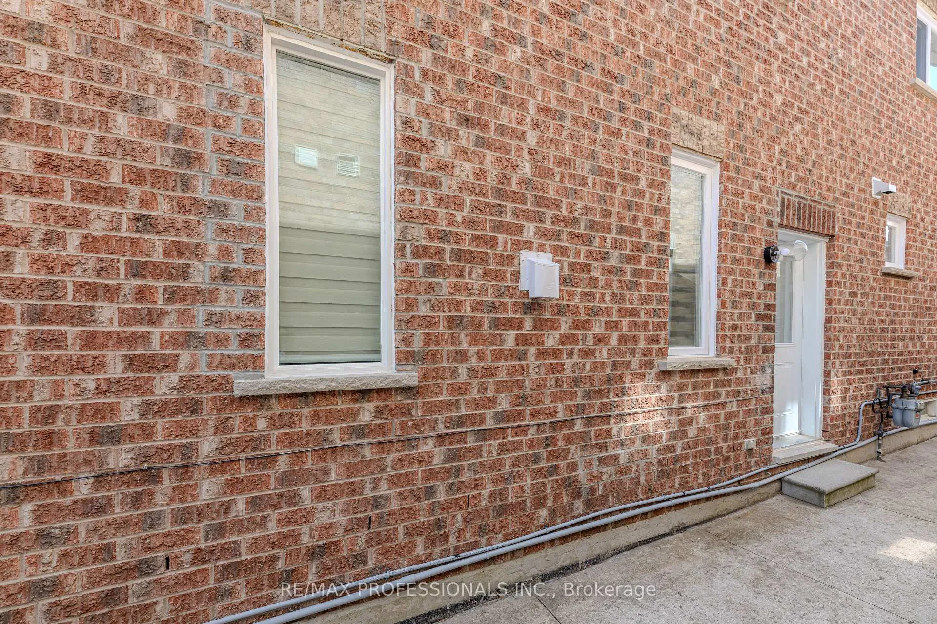 Photo 2 of Unit 1, 295 Deepsprings Crescent, Vaughan, Vellore Village — HOMEH