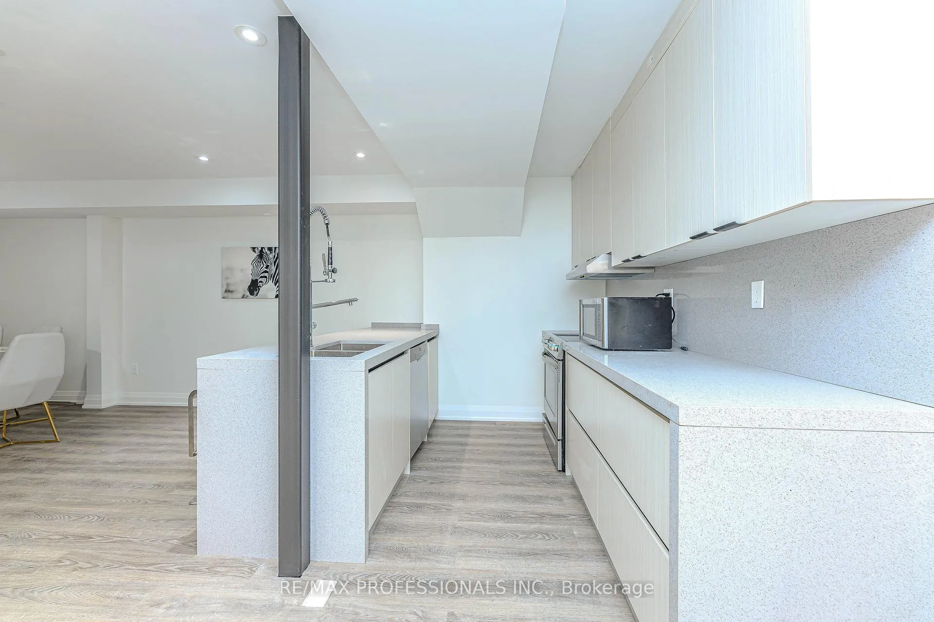 Photo 5 of Unit 1, 295 Deepsprings Crescent, Vaughan, Vellore Village — HOMEH