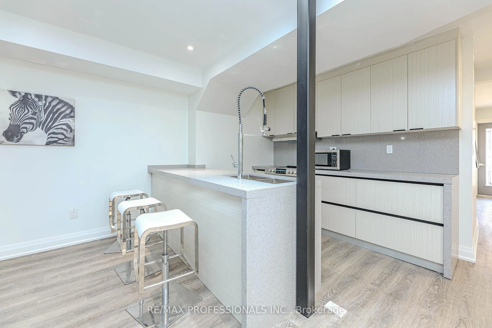 Photo 6 of Unit 1, 295 Deepsprings Crescent, Vaughan, Vellore Village — HOMEH