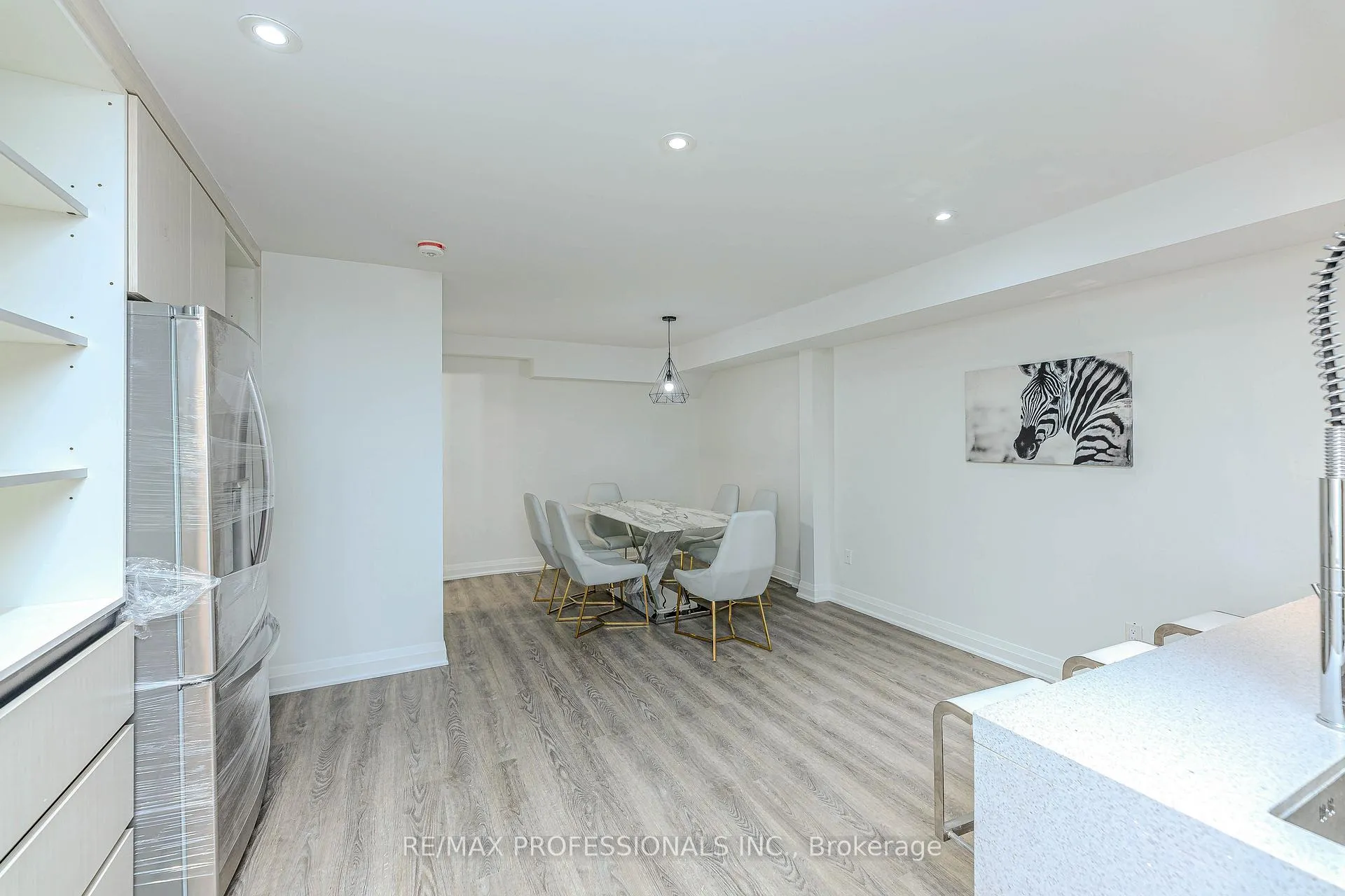 Photo 7 of Unit 1, 295 Deepsprings Crescent, Vaughan, Vellore Village — HOMEH