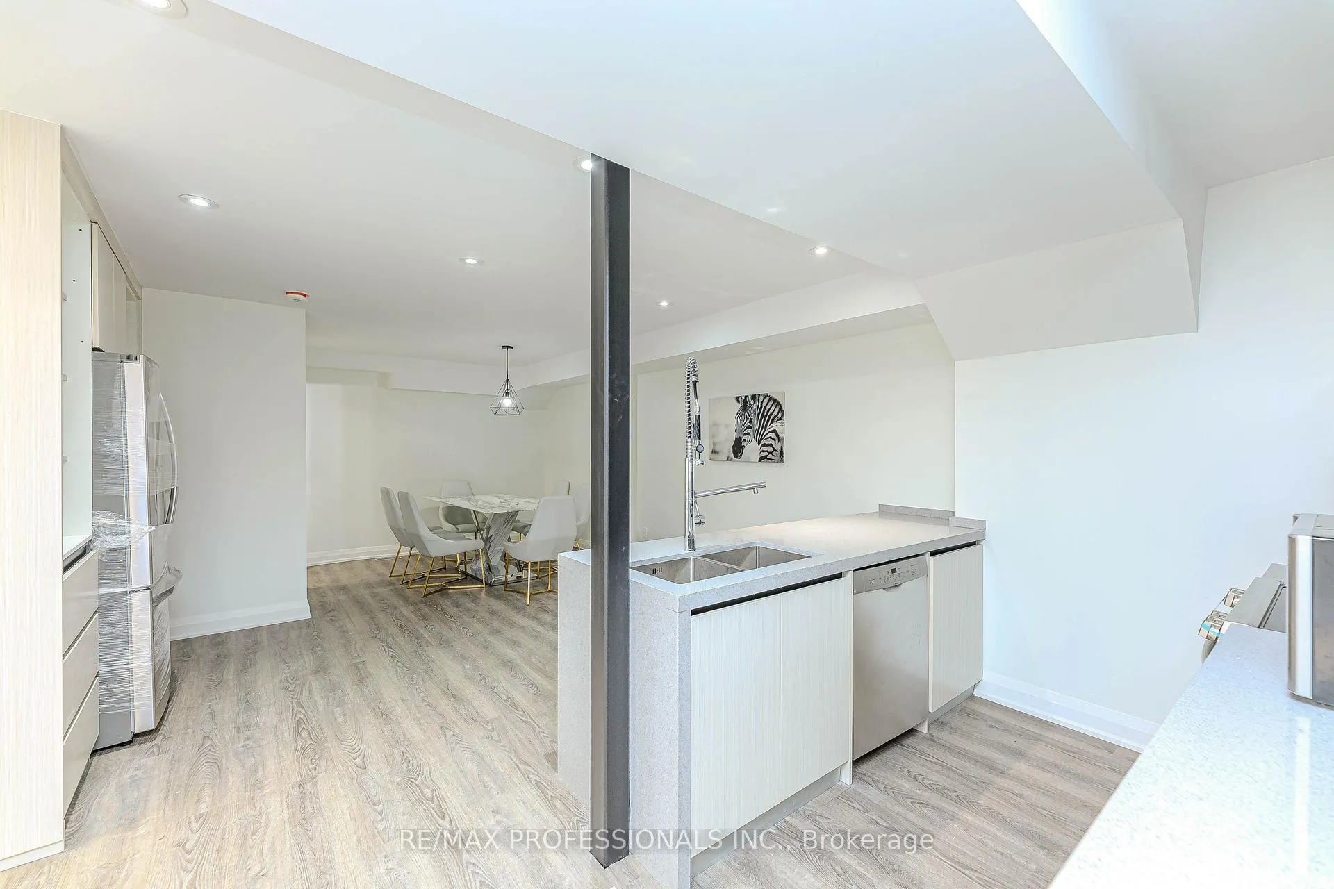 Photo 8 of Unit 1, 295 Deepsprings Crescent, Vaughan, Vellore Village — HOMEH