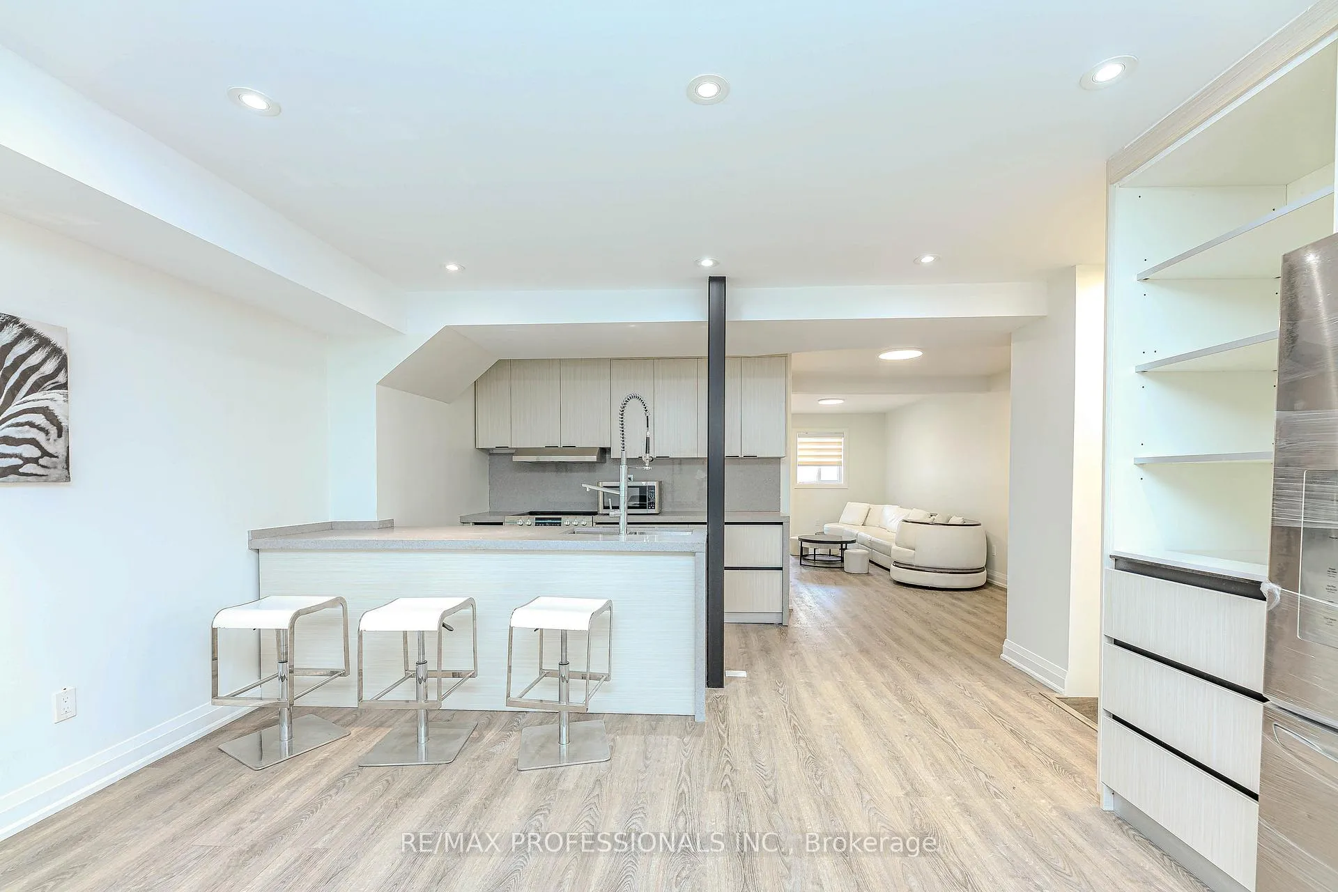 Photo 9 of Unit 1, 295 Deepsprings Crescent, Vaughan, Vellore Village — HOMEH