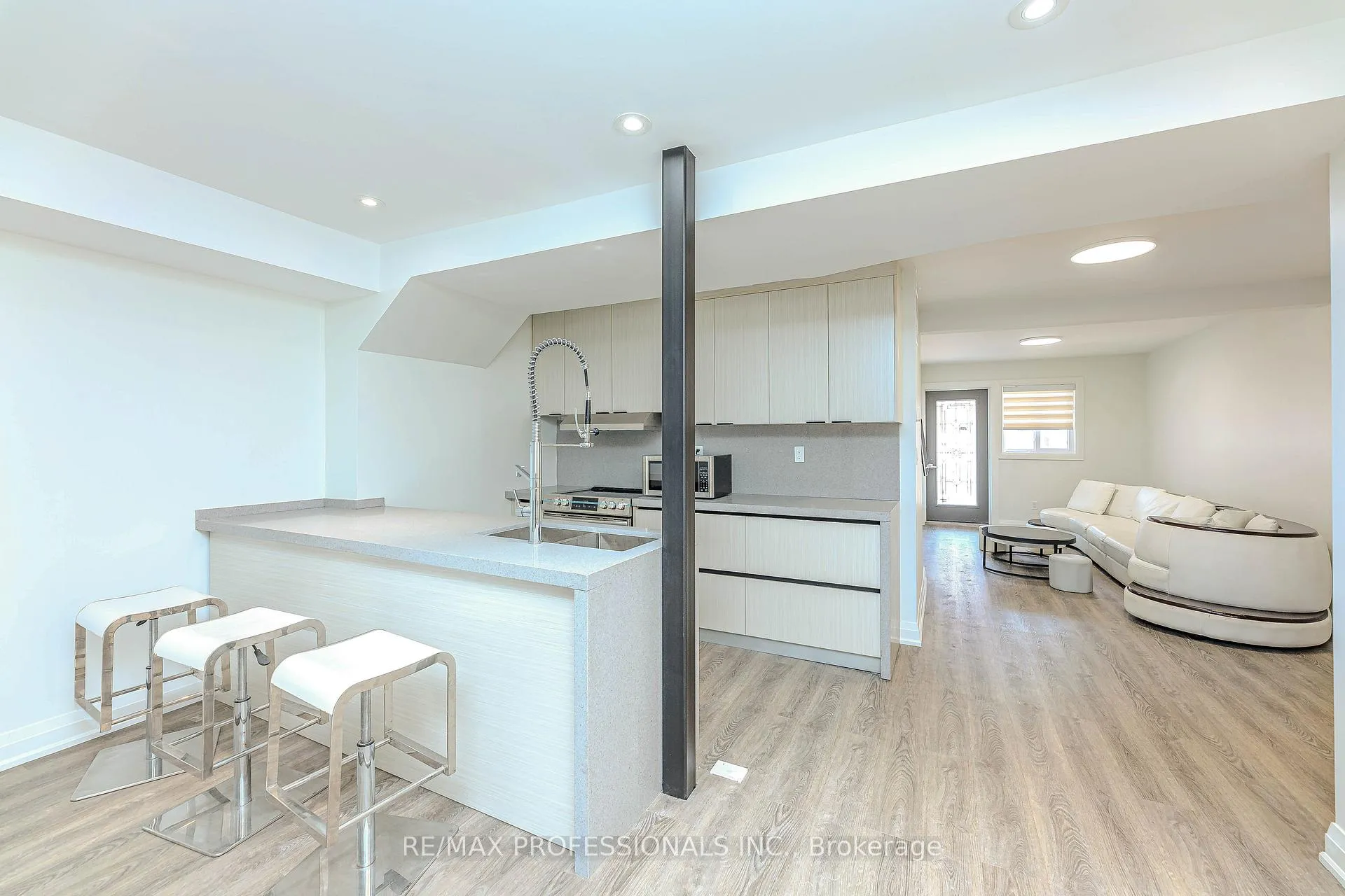 Photo 11 of Unit 1, 295 Deepsprings Crescent, Vaughan, Vellore Village — HOMEH