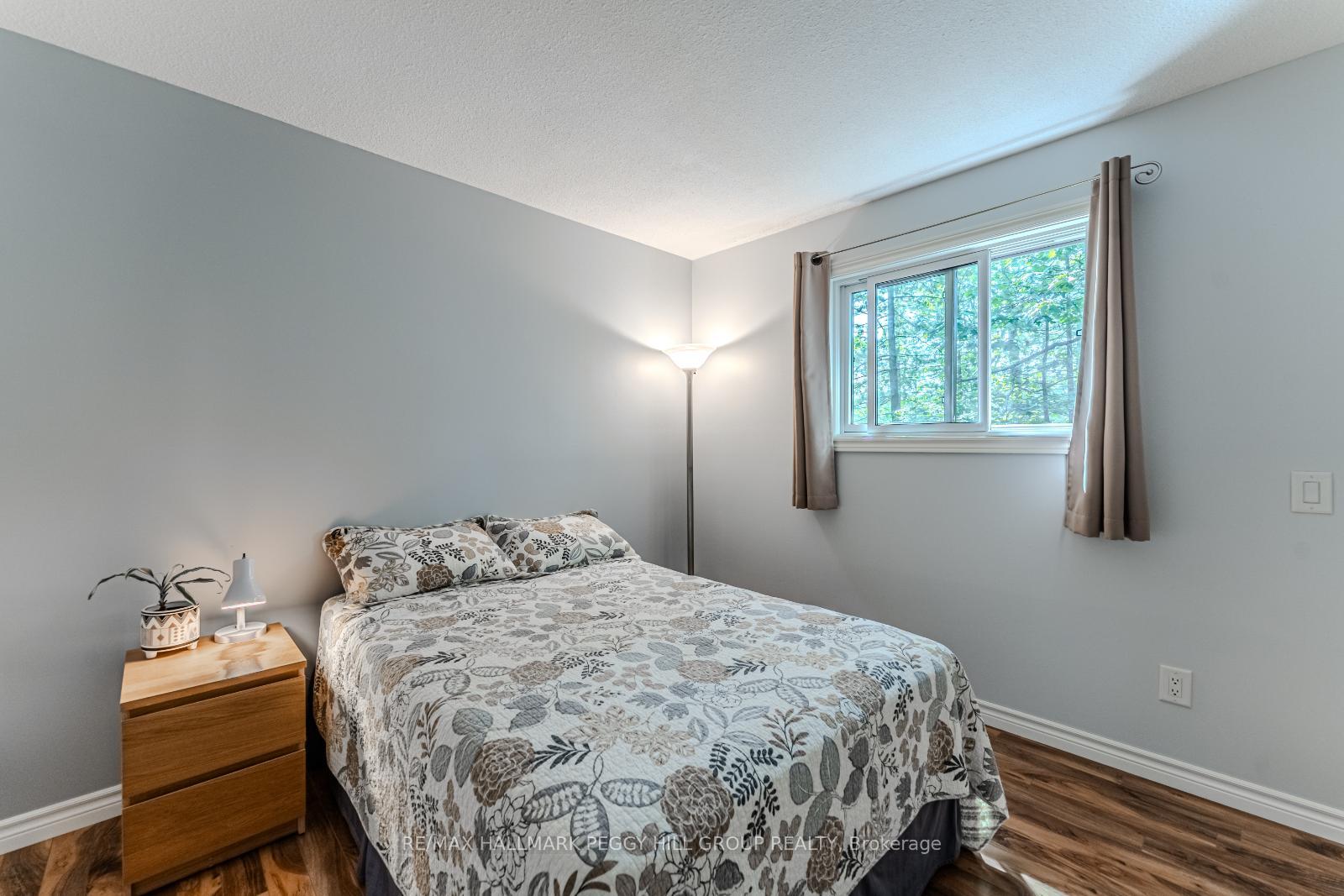 Photo 15 of 19 Oakridge Drive, Barrie, Sunnidale — HOMEH