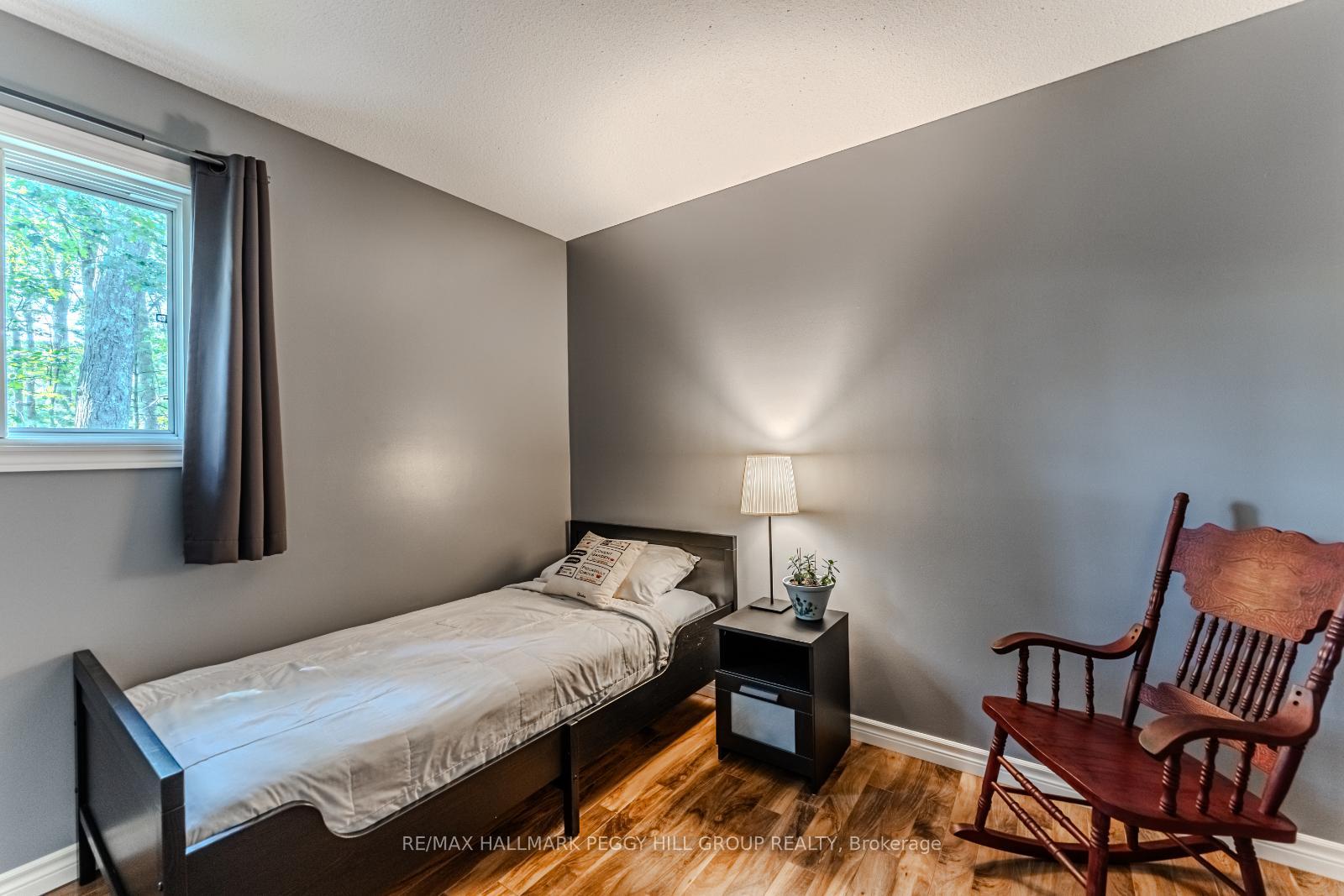 Photo 16 of 19 Oakridge Drive, Barrie, Sunnidale — HOMEH