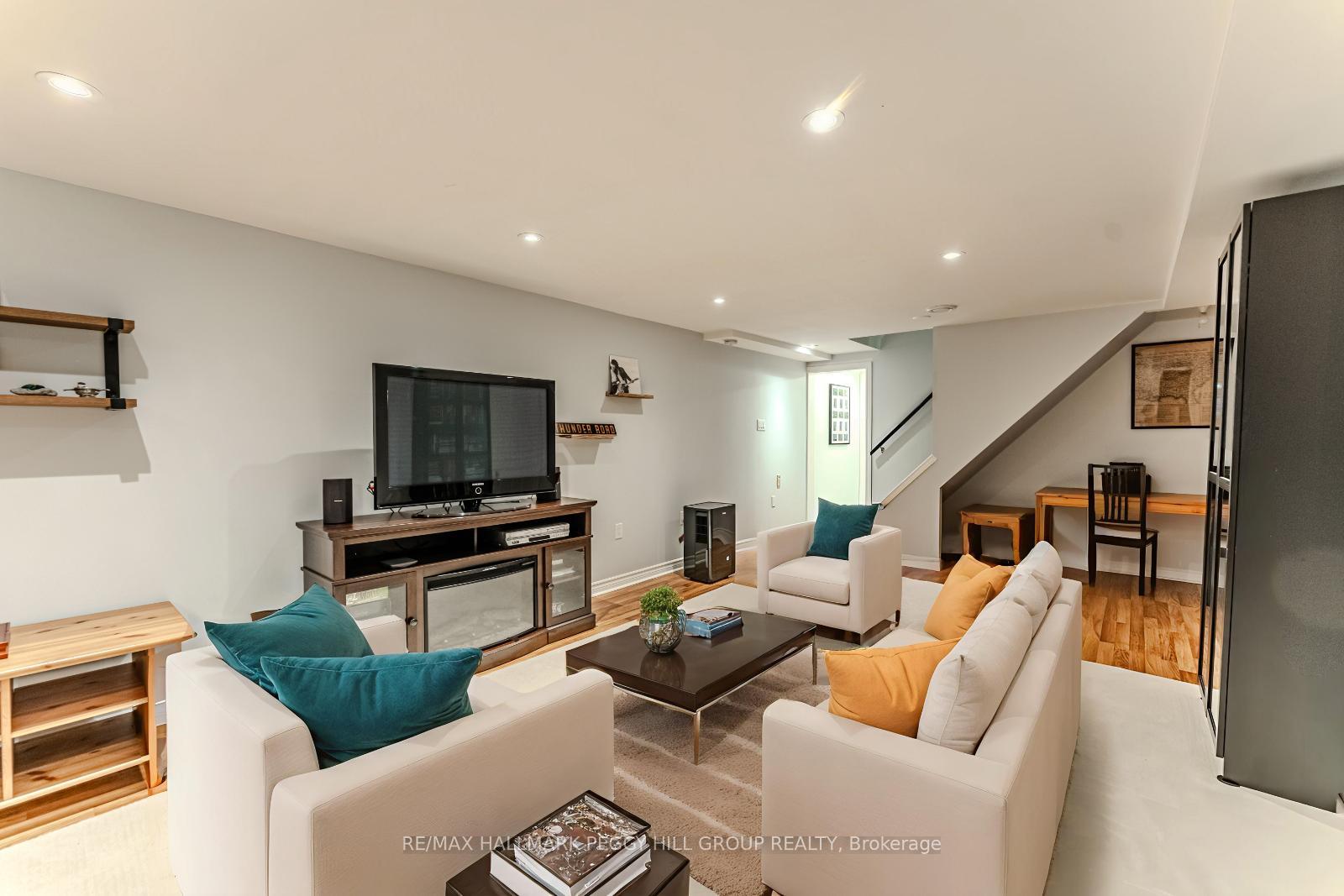 Photo 17 of 19 Oakridge Drive, Barrie, Sunnidale — HOMEH