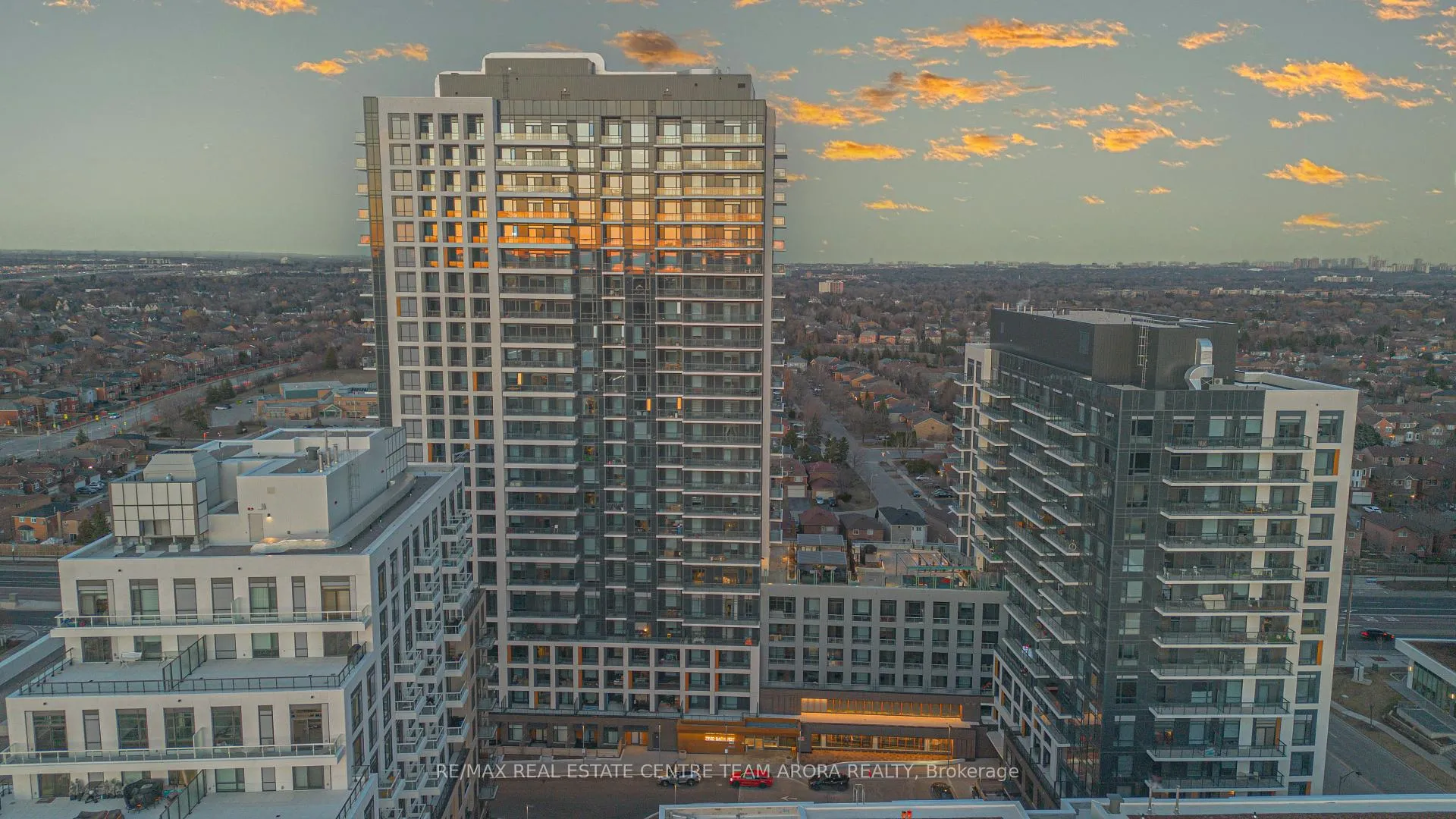 Front of Unit B-0706, 7950 Bathurst Street