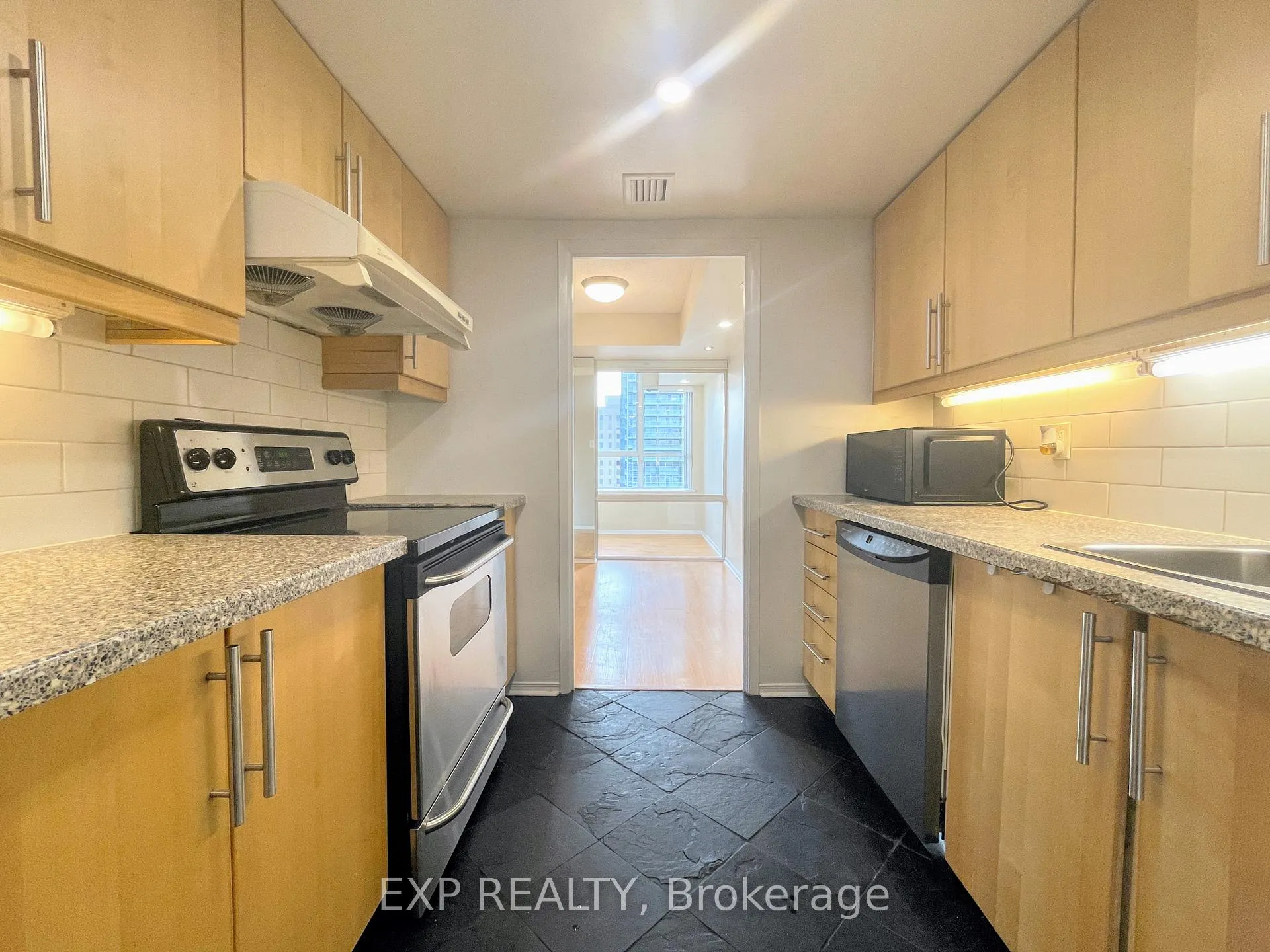 Photo 3 of Unit 1910, 717 Bay Street, Toronto, Bay Street Corridor — HOMEH