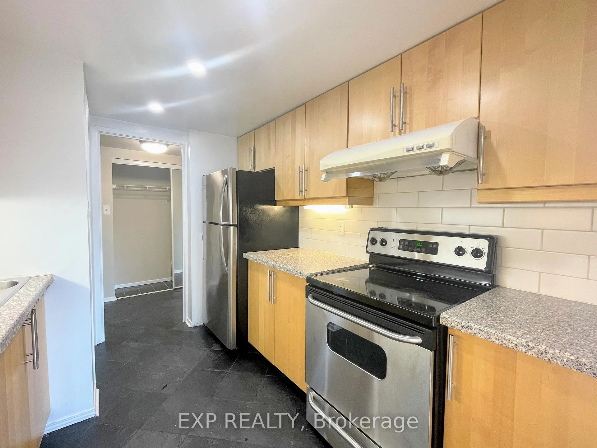 Photo 4 of Unit 1910, 717 Bay Street, Toronto, Bay Street Corridor — HOMEH