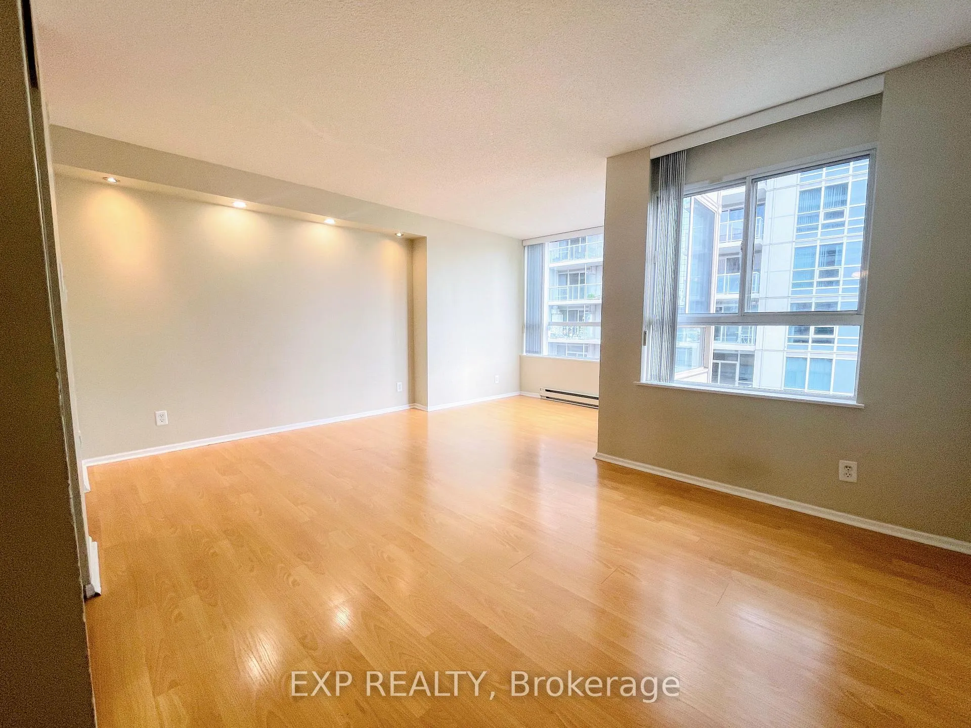 Photo 13 of Unit 1910, 717 Bay Street, Toronto, Bay Street Corridor — HOMEH