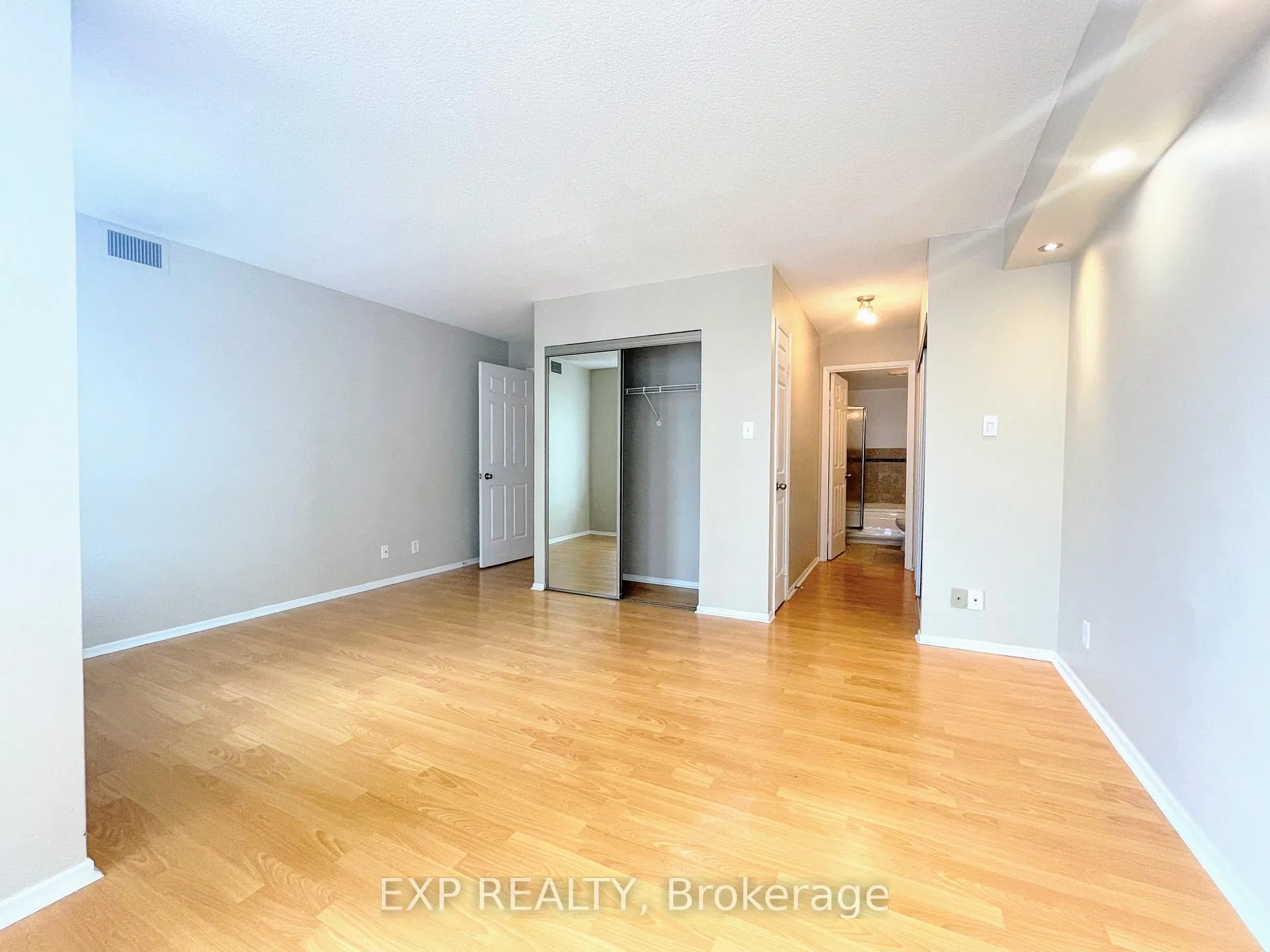 Photo 15 of Unit 1910, 717 Bay Street, Toronto, Bay Street Corridor — HOMEH