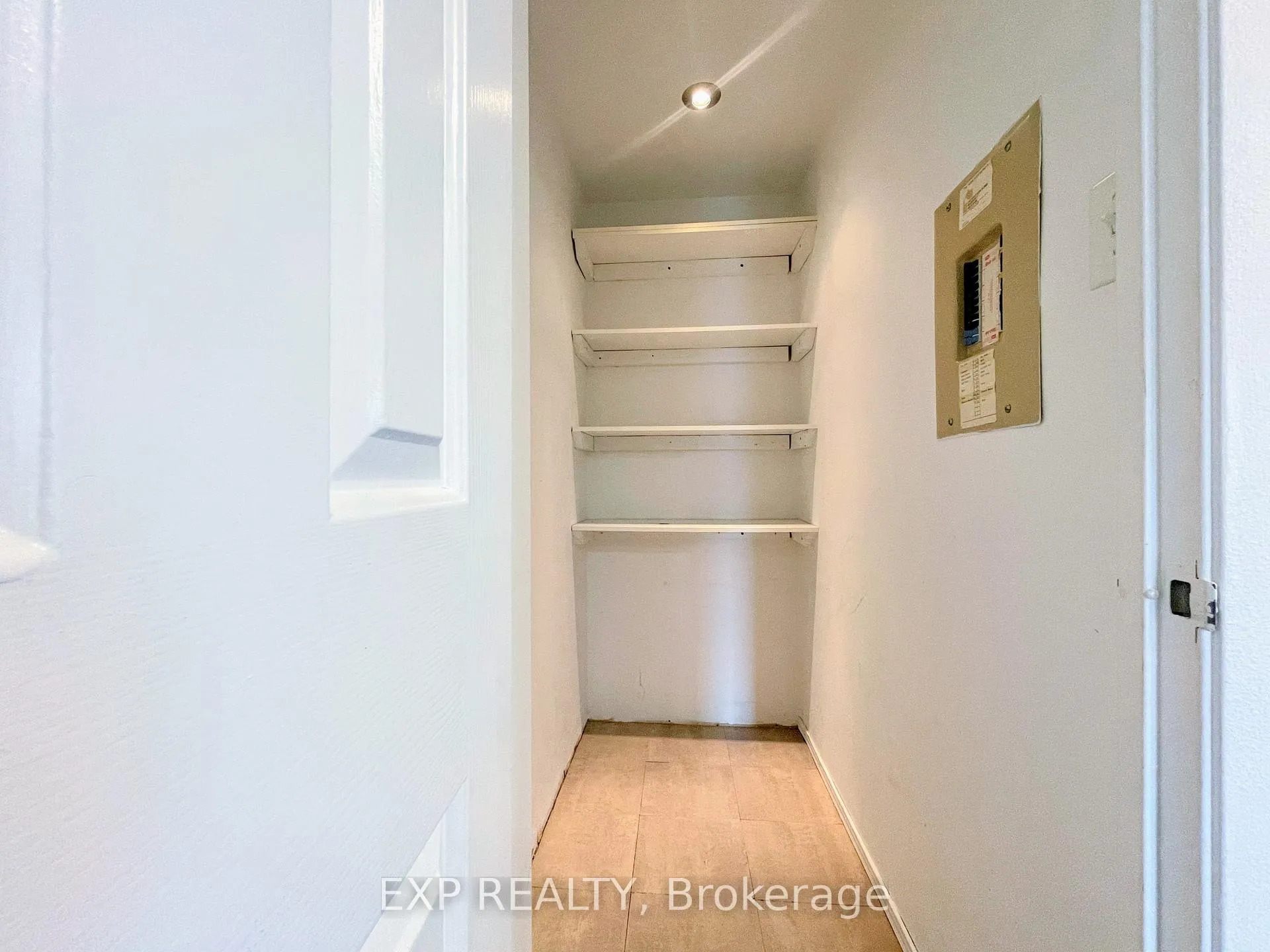 Photo 18 of Unit 1910, 717 Bay Street, Toronto, Bay Street Corridor — HOMEH