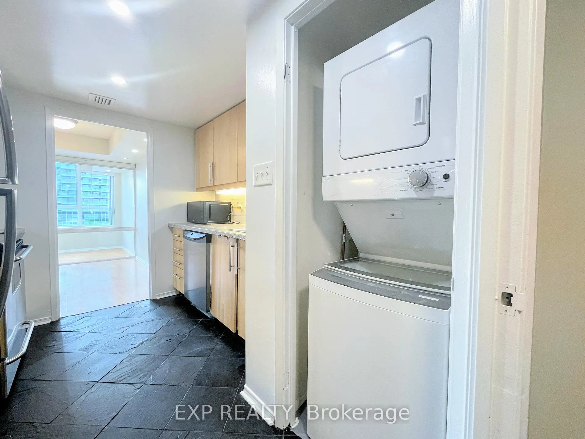 Photo 19 of Unit 1910, 717 Bay Street, Toronto, Bay Street Corridor — HOMEH