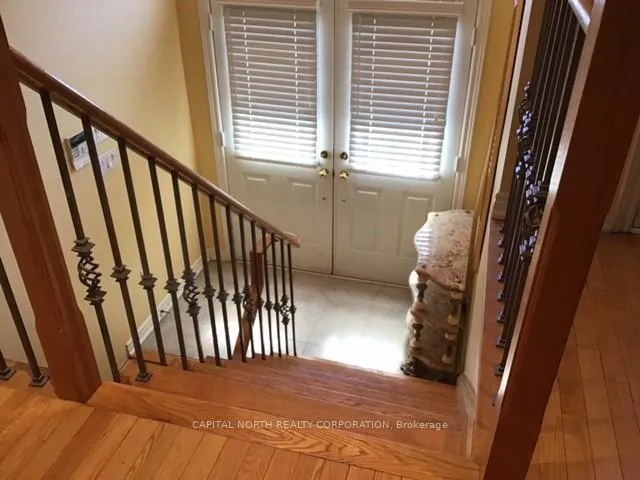 Photo 3 of 127 Blackthorn Drive, Vaughan, Maple — HOMEH