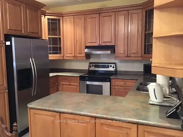 Photo 5 of 127 Blackthorn Drive, Vaughan, Maple — HOMEH