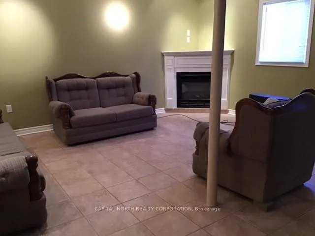 Photo 12 of 127 Blackthorn Drive, Vaughan, Maple — HOMEH