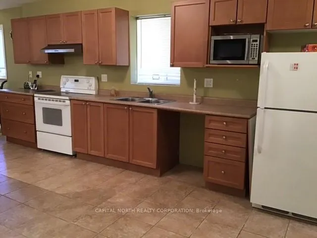 Photo 14 of 127 Blackthorn Drive, Vaughan, Maple — HOMEH