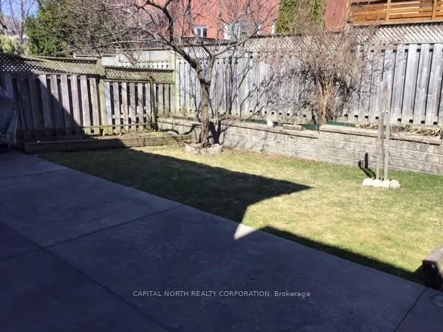 Photo 17 of 127 Blackthorn Drive, Vaughan, Maple — HOMEH