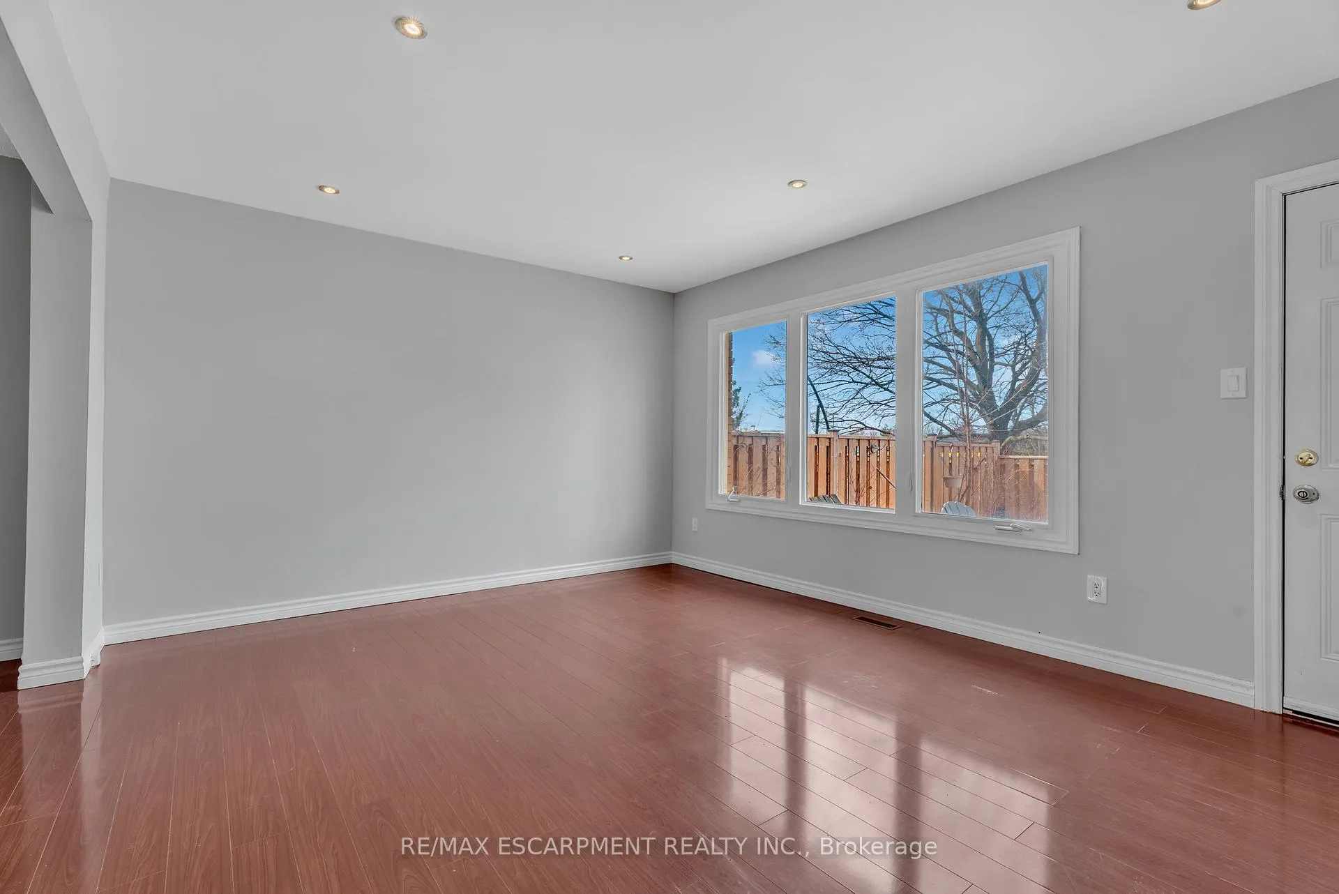 Photo 5 of Unit 3, 1025 Upper Gage Avenue, Hamilton, Berrisfield — HOMEH