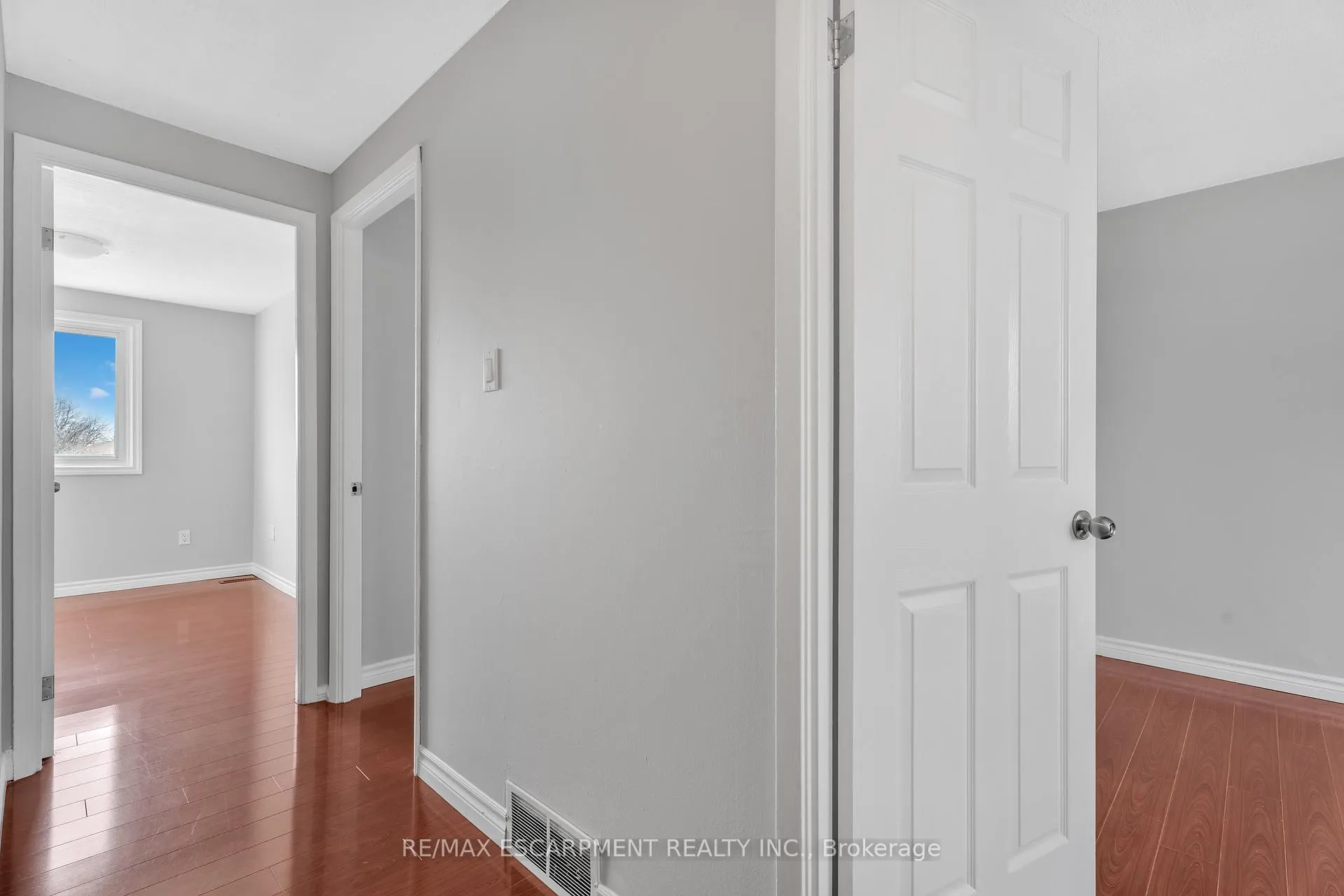 Photo 13 of Unit 3, 1025 Upper Gage Avenue, Hamilton, Berrisfield — HOMEH