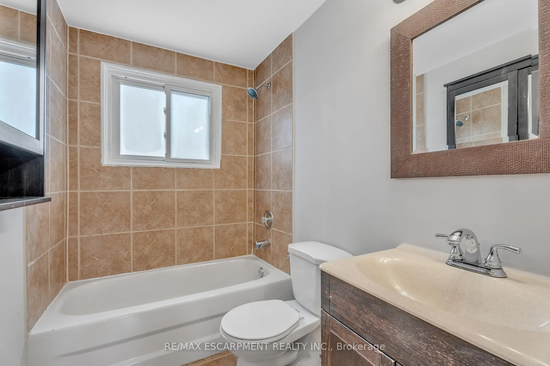 Photo 14 of Unit 3, 1025 Upper Gage Avenue, Hamilton, Berrisfield — HOMEH