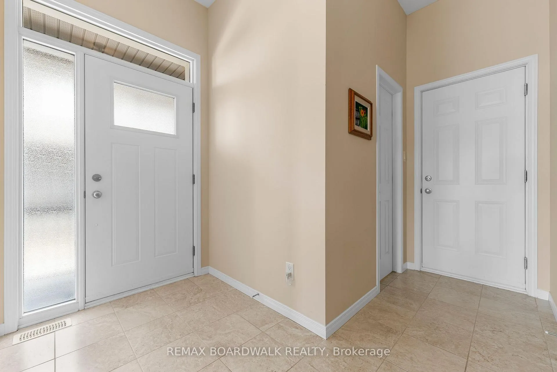 Photo 4 of 110 Riddell Street, Carleton Place — HOMEH