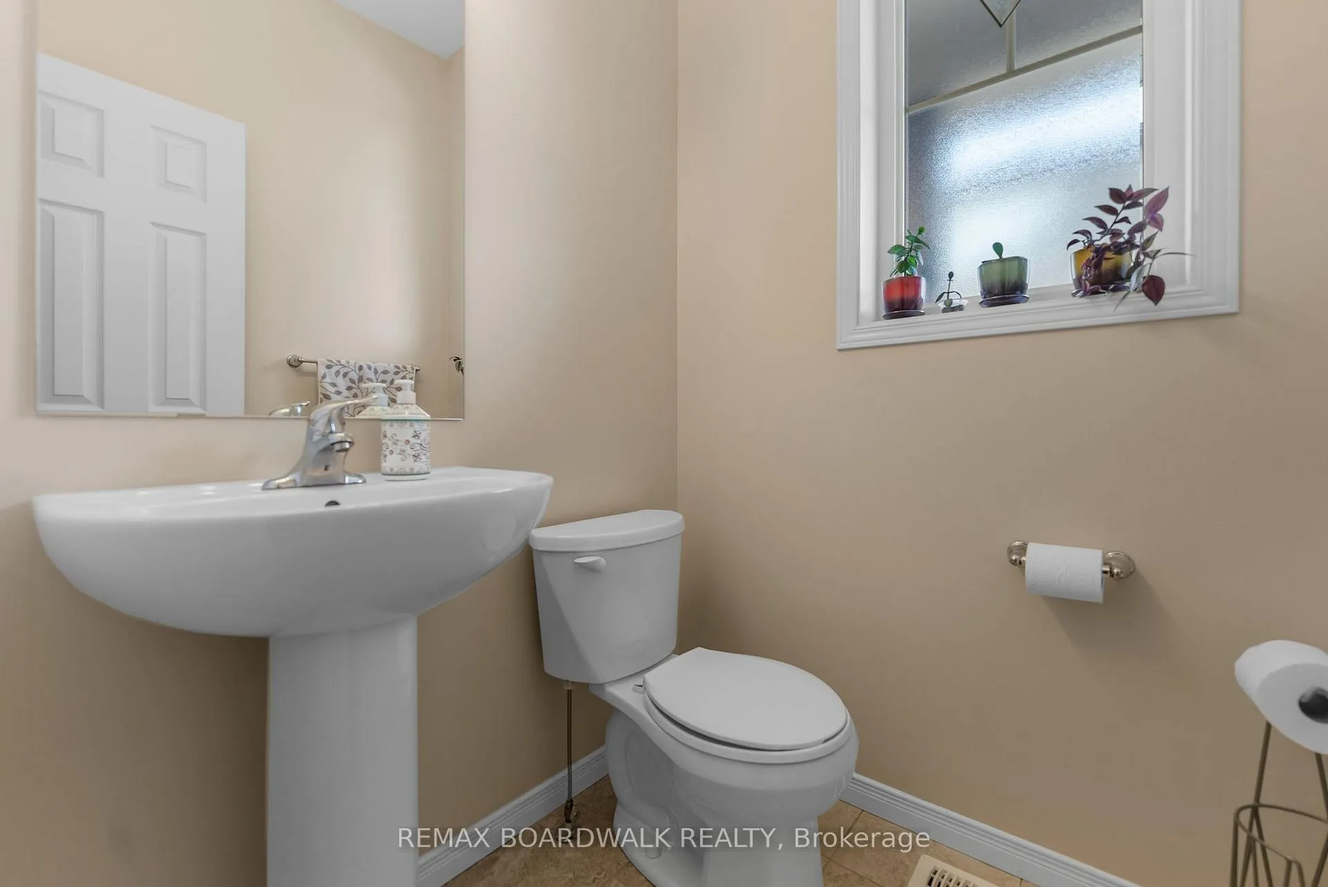 Photo 23 of 110 Riddell Street, Carleton Place — HOMEH