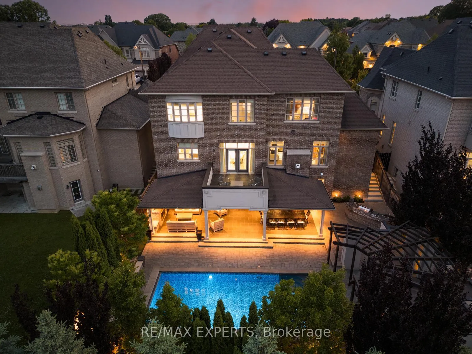 Photo 5 of 59 Sarracini Crescent E, Vaughan, Islington Woods — HOMEH