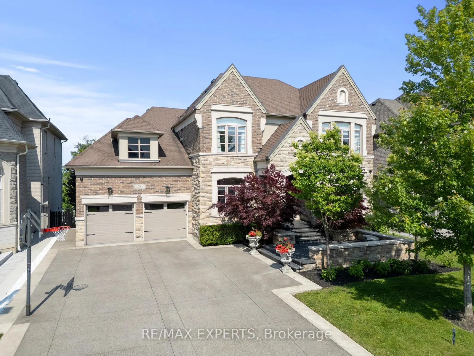 Photo 6 of 59 Sarracini Crescent E, Vaughan, Islington Woods — HOMEH