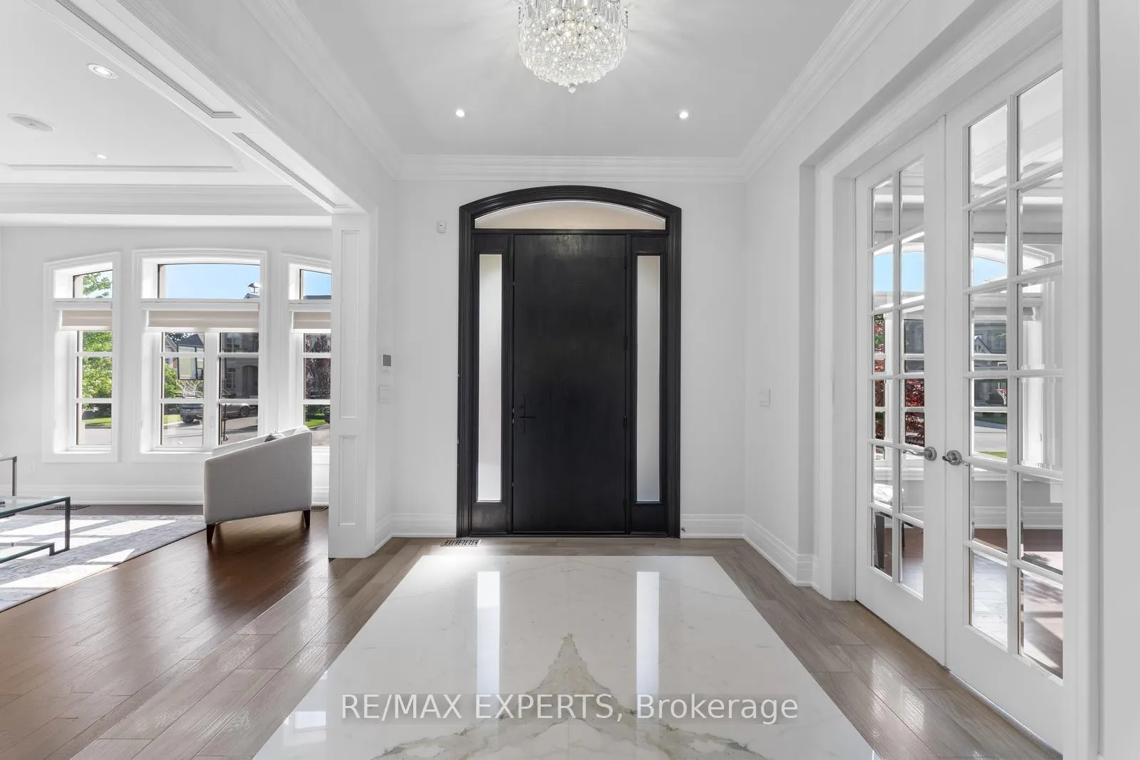 Photo 7 of 59 Sarracini Crescent E, Vaughan, Islington Woods — HOMEH