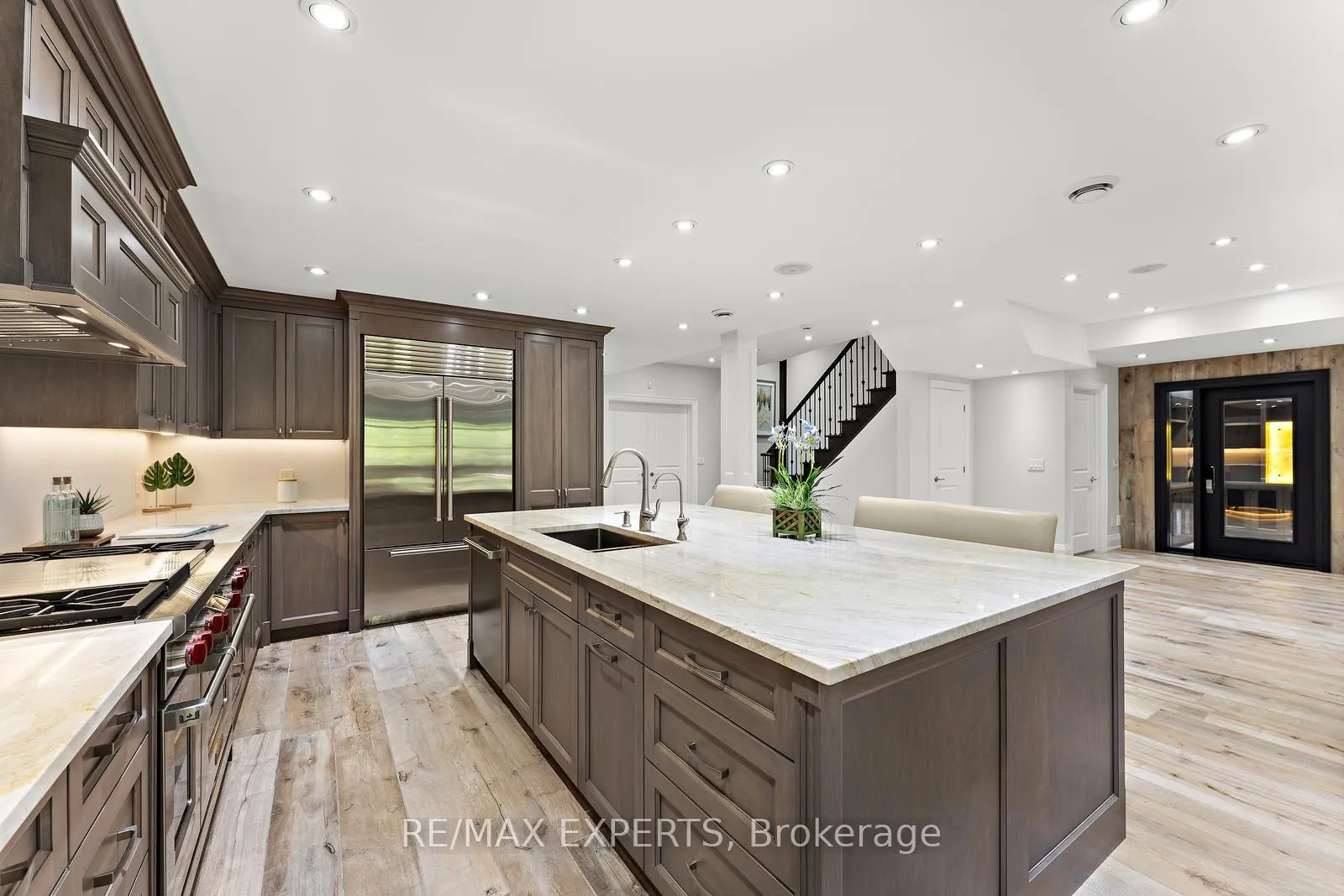 Photo 29 of 59 Sarracini Crescent E, Vaughan, Islington Woods — HOMEH