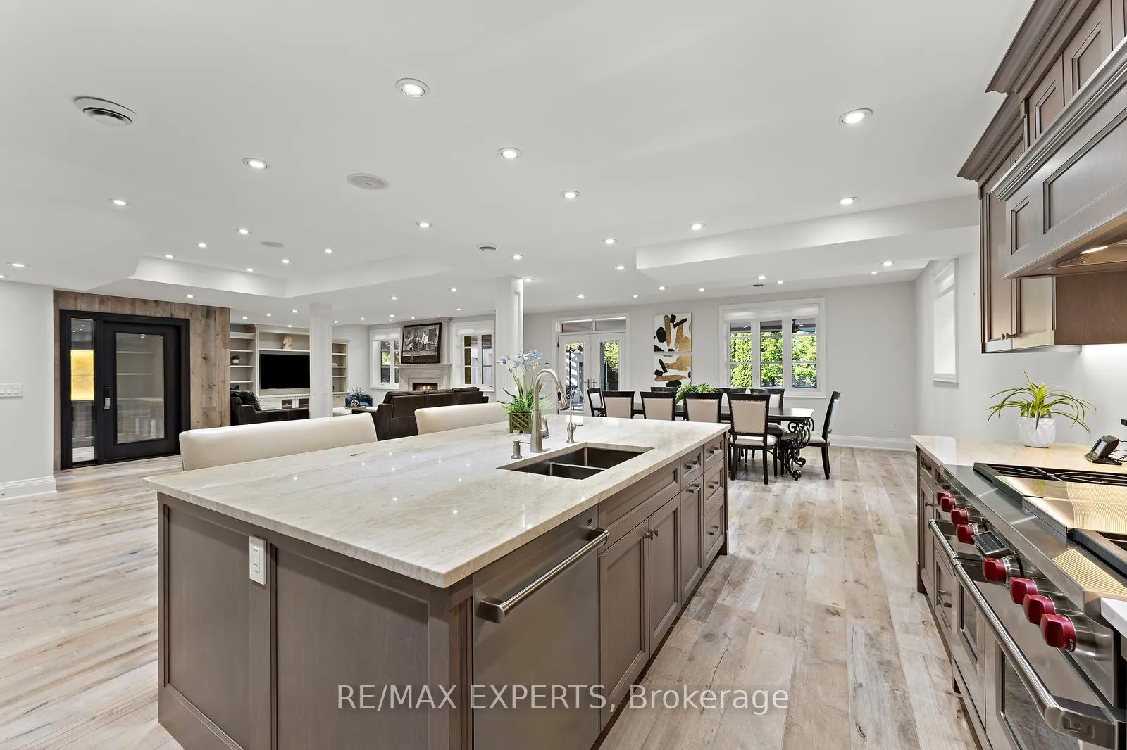 Photo 30 of 59 Sarracini Crescent E, Vaughan, Islington Woods — HOMEH