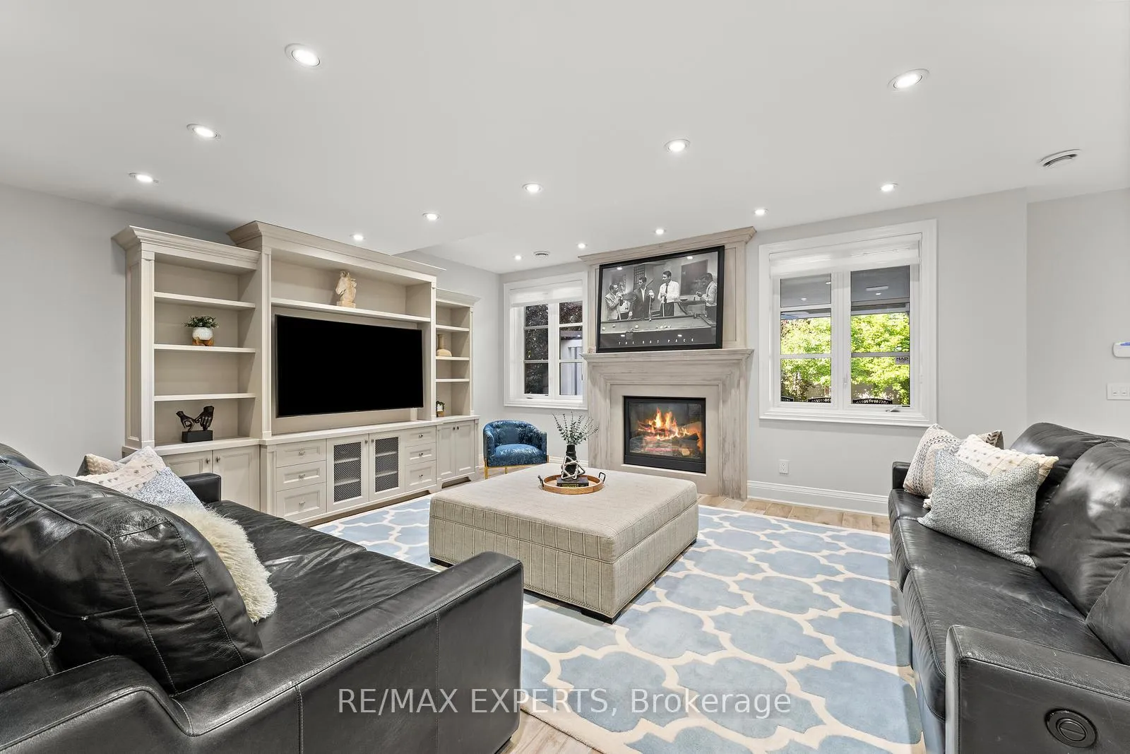 Photo 32 of 59 Sarracini Crescent E, Vaughan, Islington Woods — HOMEH