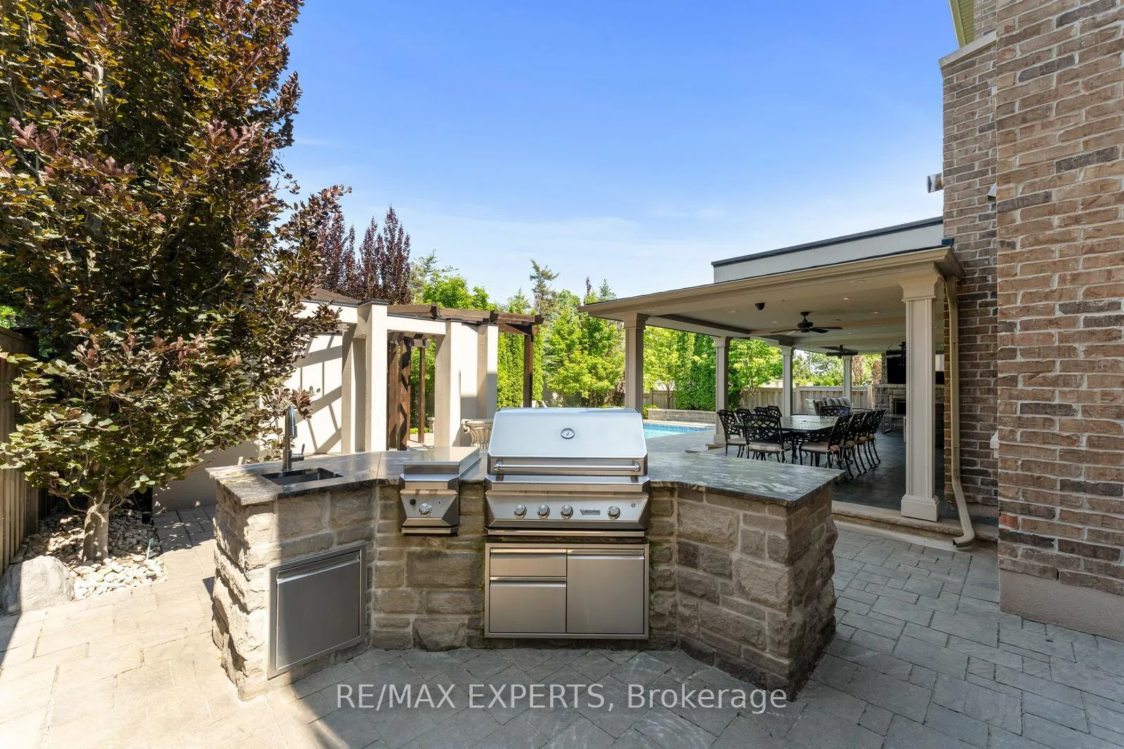 Photo 38 of 59 Sarracini Crescent E, Vaughan, Islington Woods — HOMEH