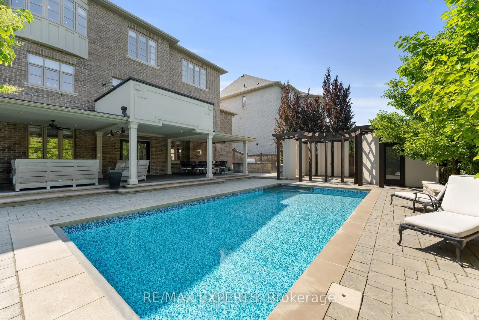 Photo 40 of 59 Sarracini Crescent E, Vaughan, Islington Woods — HOMEH