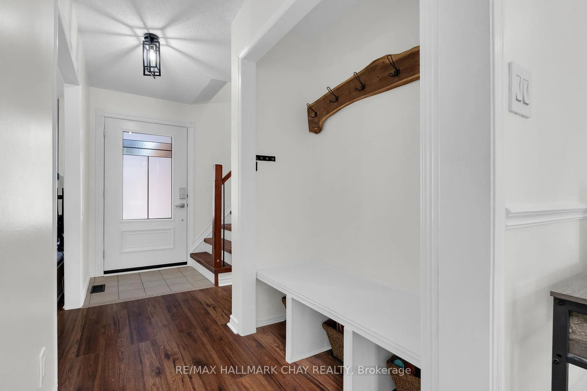 Photo 3 of 17 Cuthbert Street, Barrie, Ardagh — HOMEH
