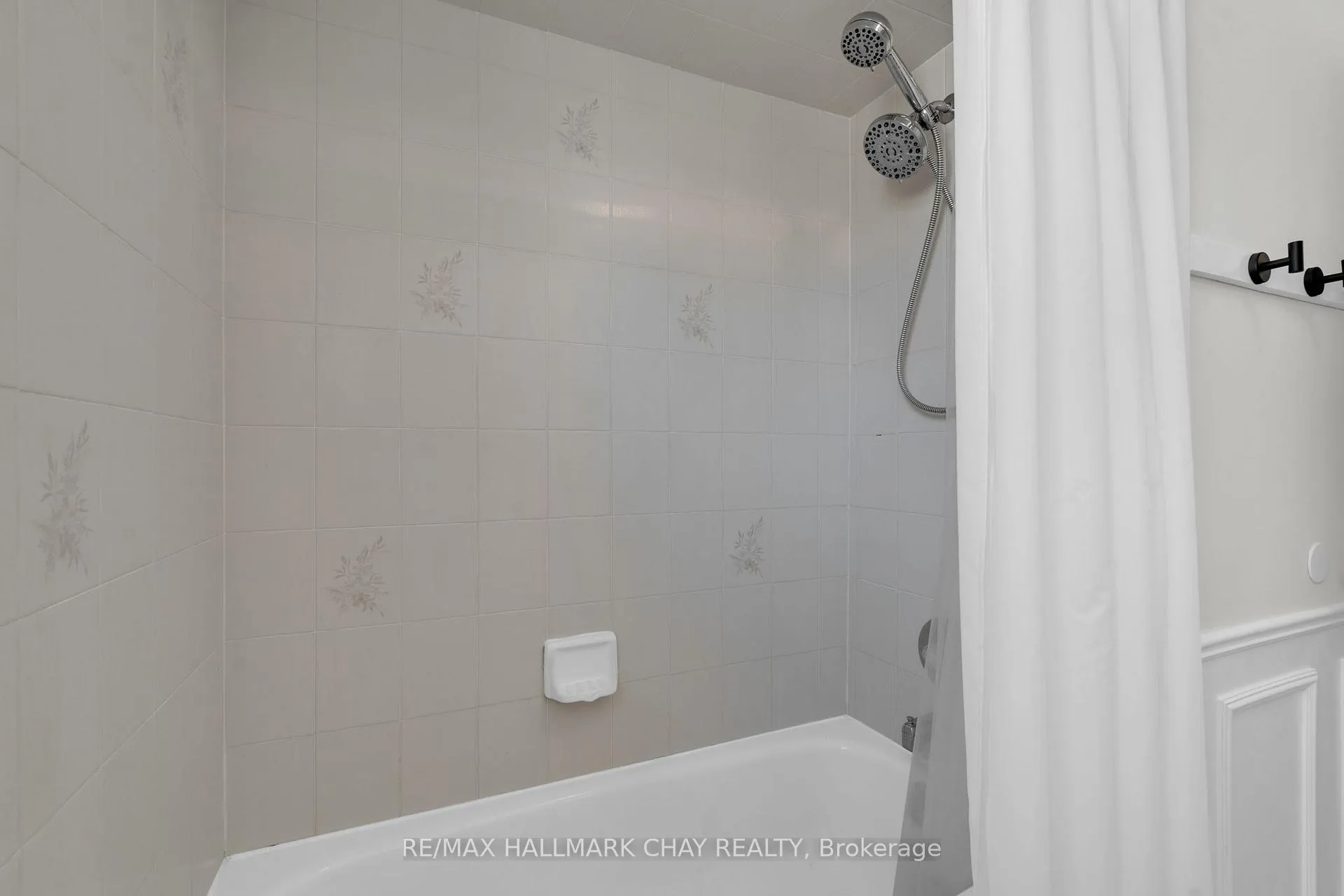 Photo 20 of 17 Cuthbert Street, Barrie, Ardagh — HOMEH