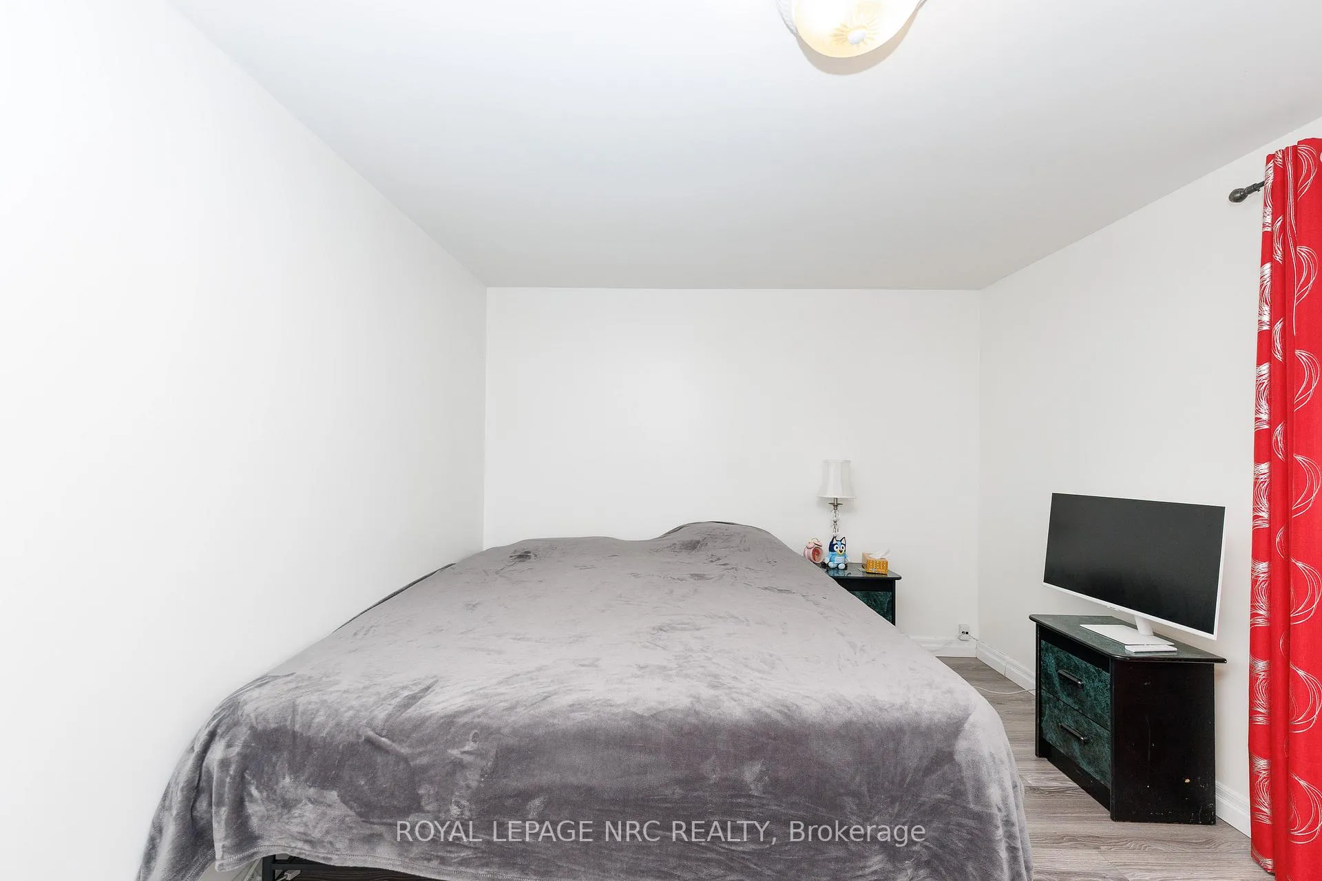 Photo 12 of 14 Roxborough Court, St. Catharines, Carlton/Bunting — HOMEH