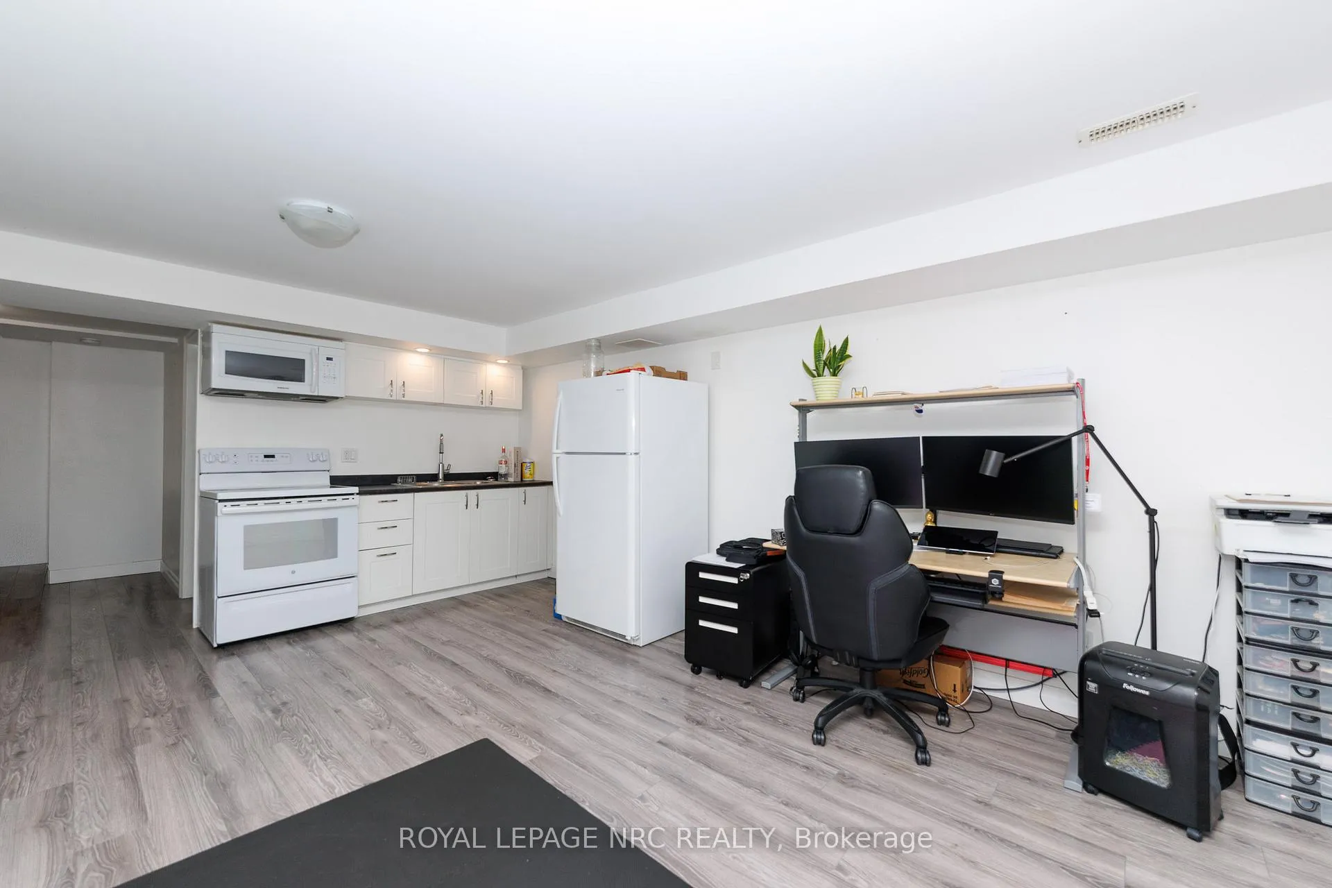 Photo 22 of 14 Roxborough Court, St. Catharines, Carlton/Bunting — HOMEH